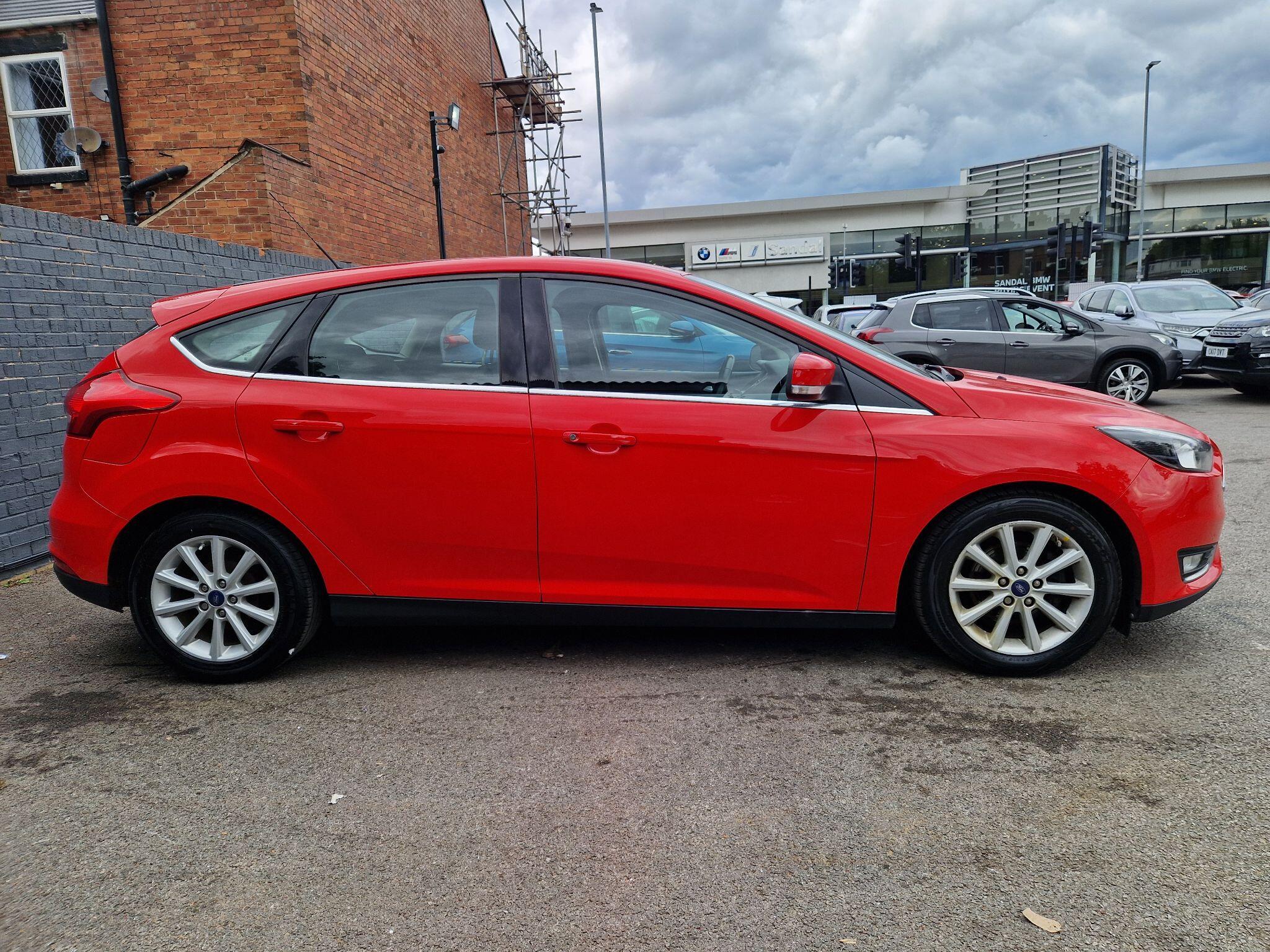 Ford Focus - Image 7