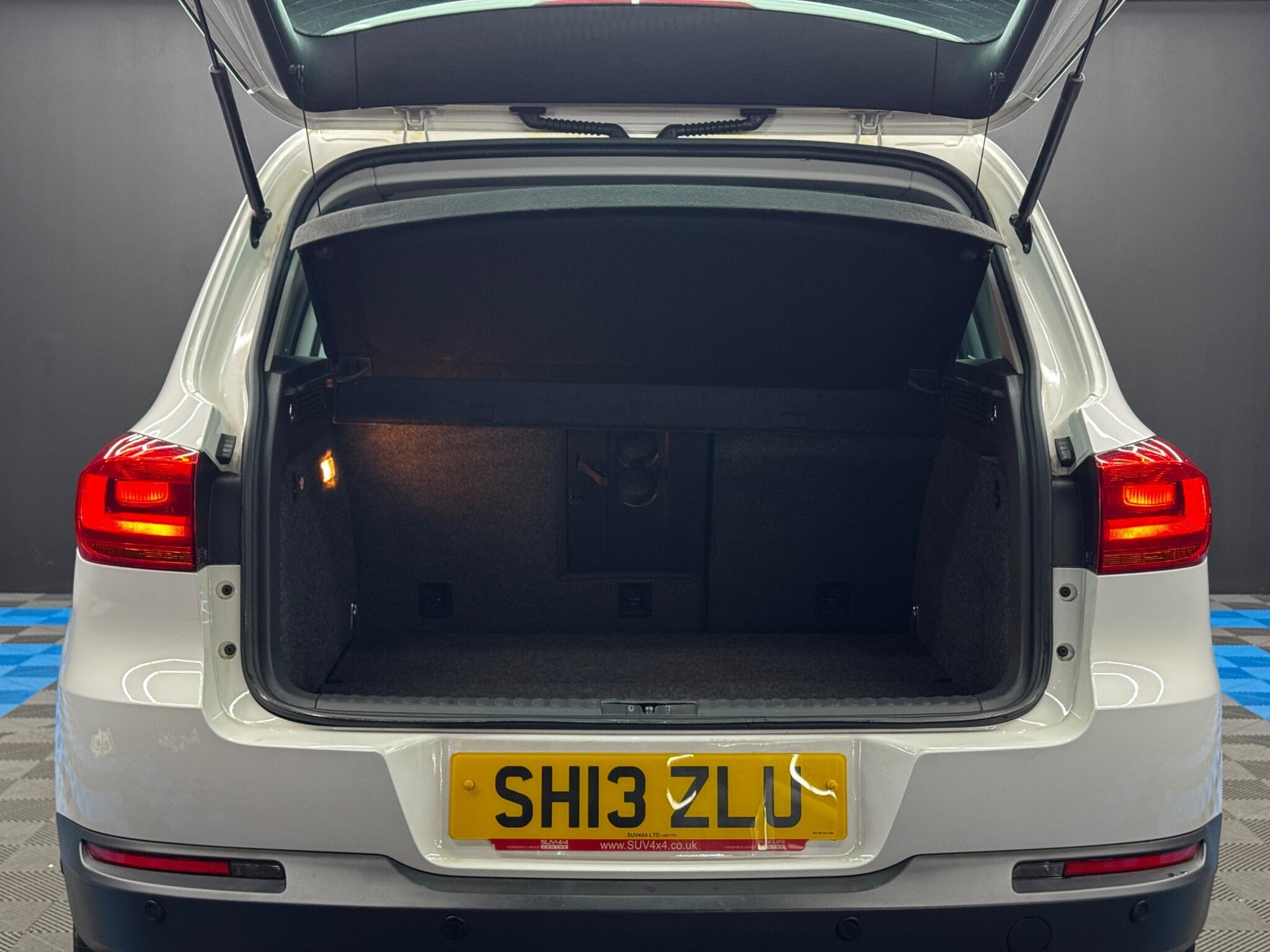 Volkswagen Tiguan - Image 35