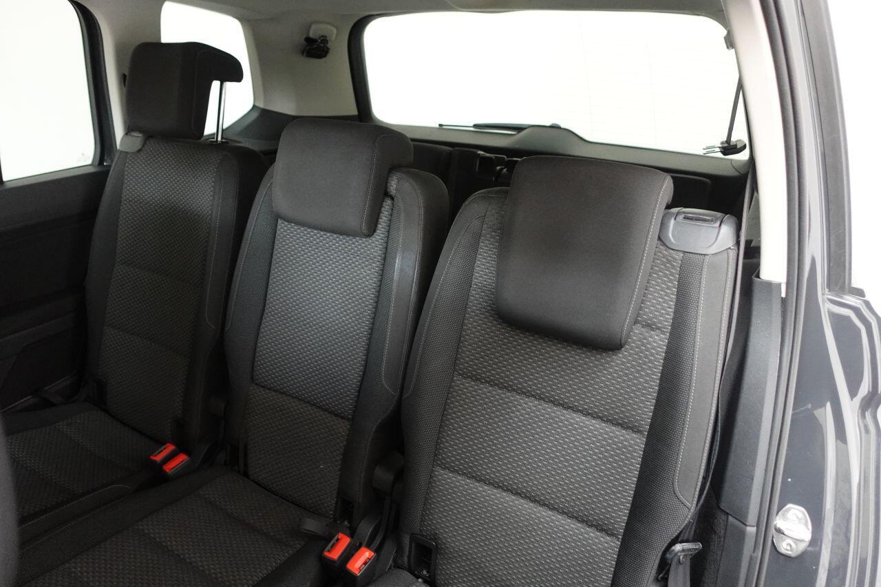 Volkswagen Touran - Image 20