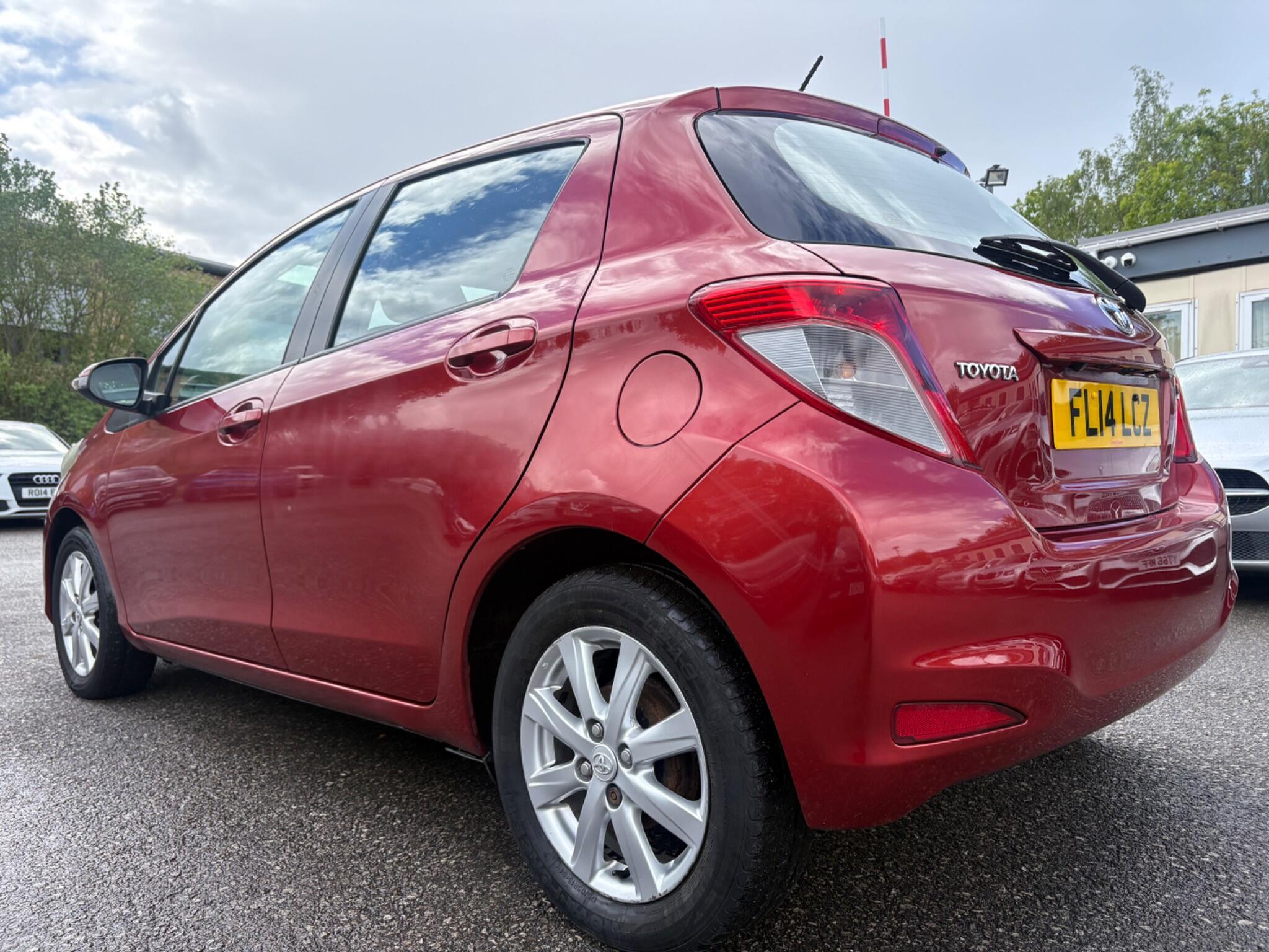 Toyota Yaris - Image 13