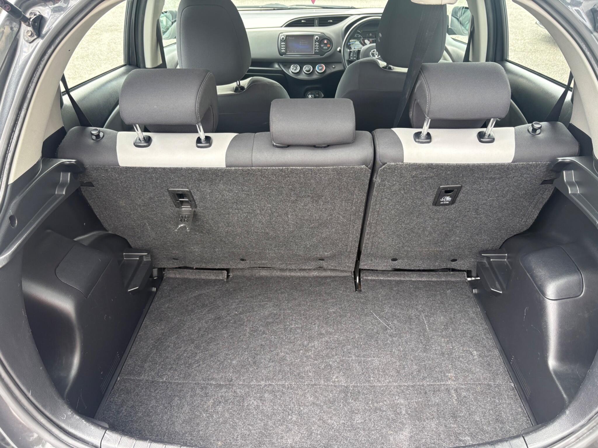 Toyota Yaris - Image 19