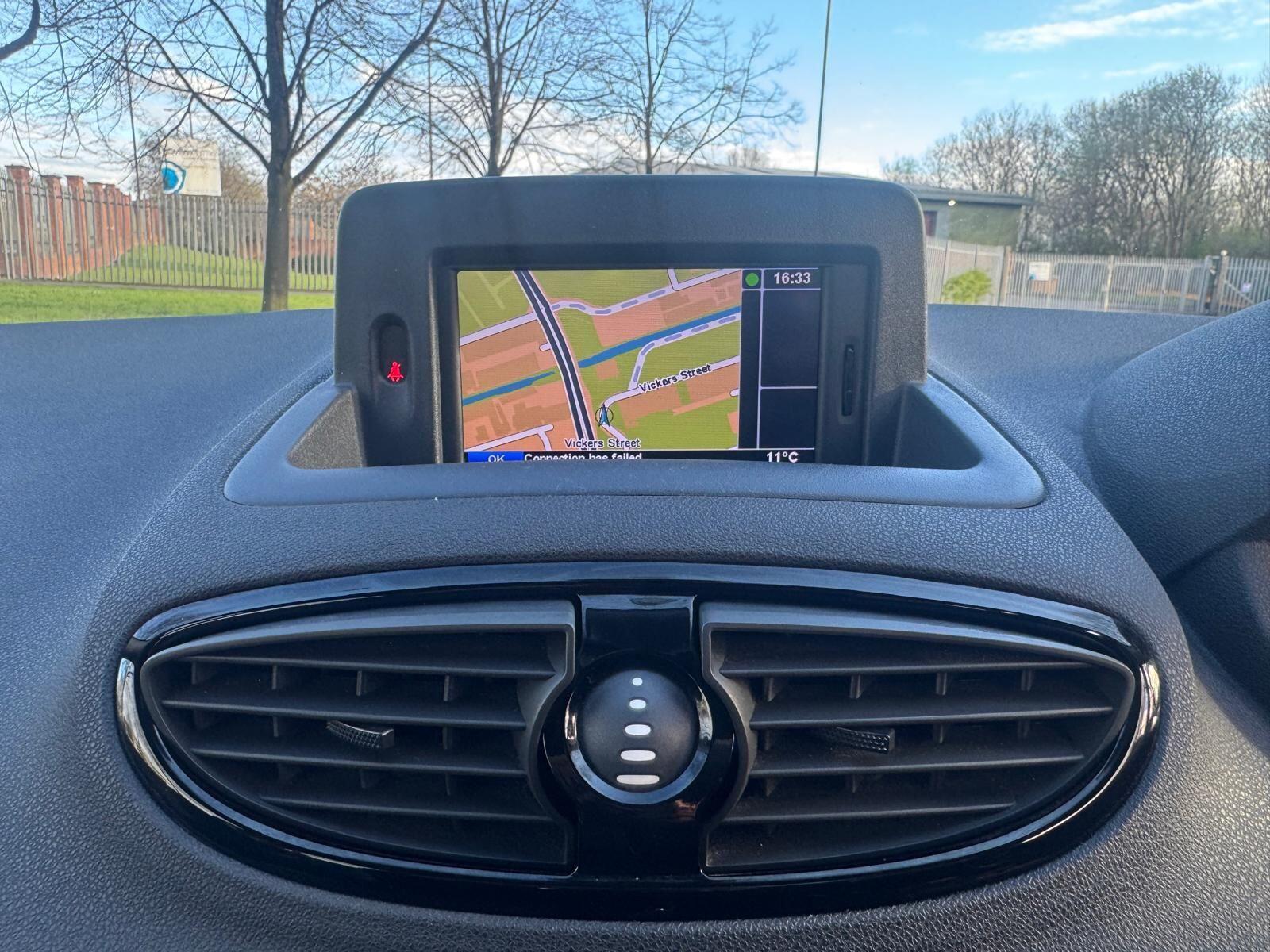 Renault Clio - Image 35