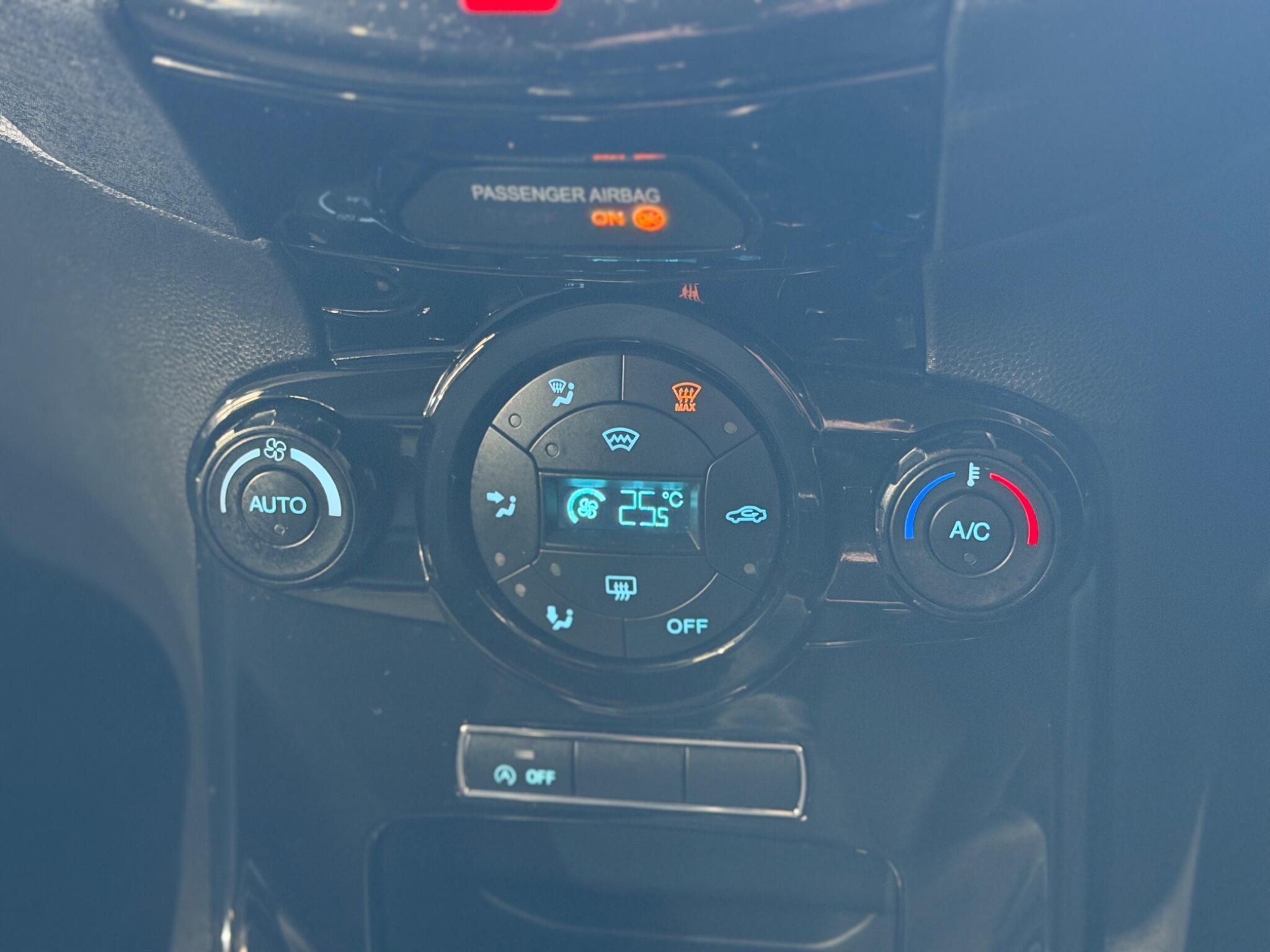 Ford Fiesta - Image 30