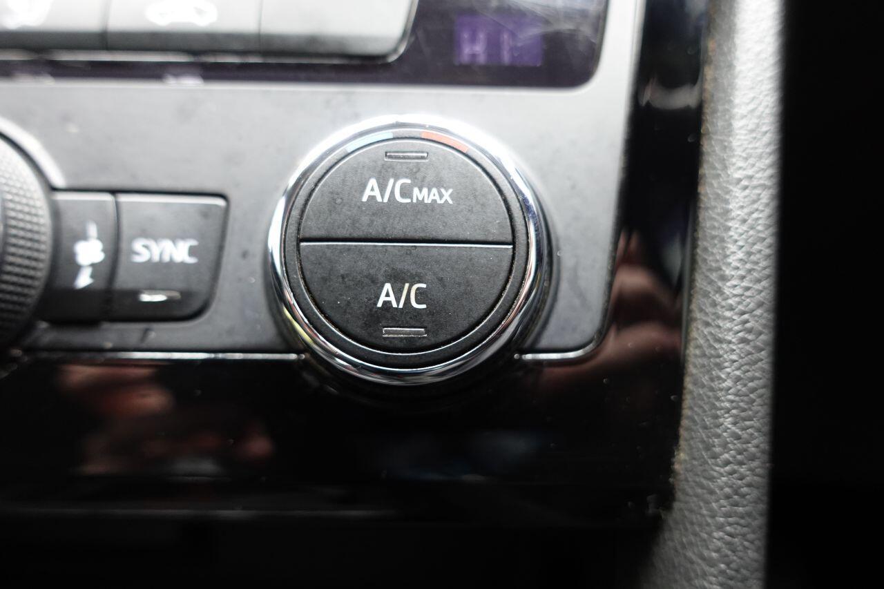 SEAT Leon - Image 35