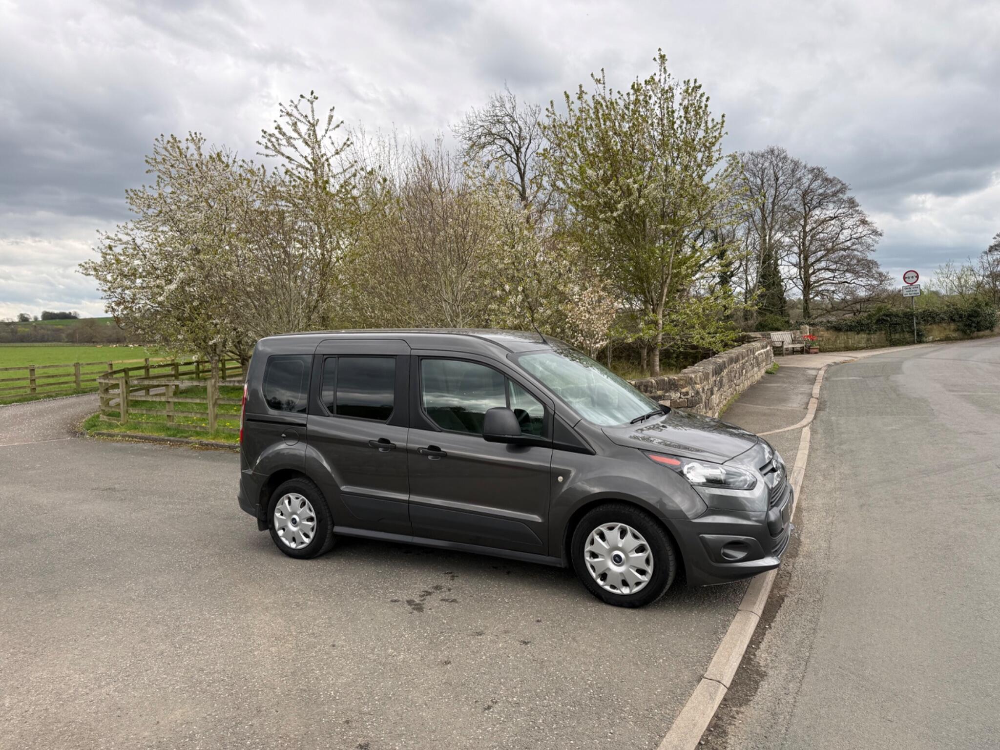 Ford Tourneo Connect - Image 12