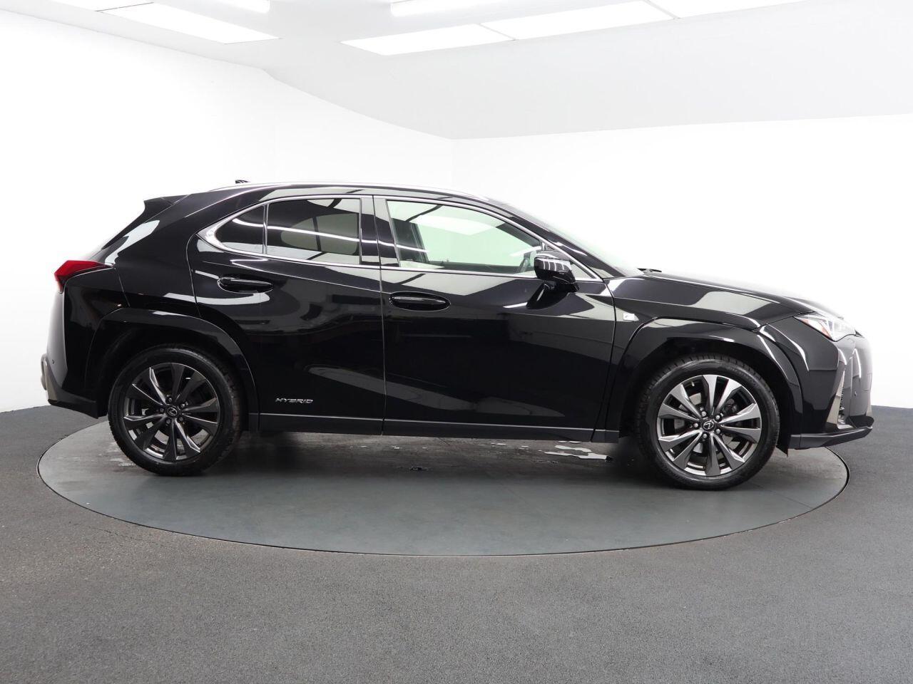 Lexus UX - Image 13