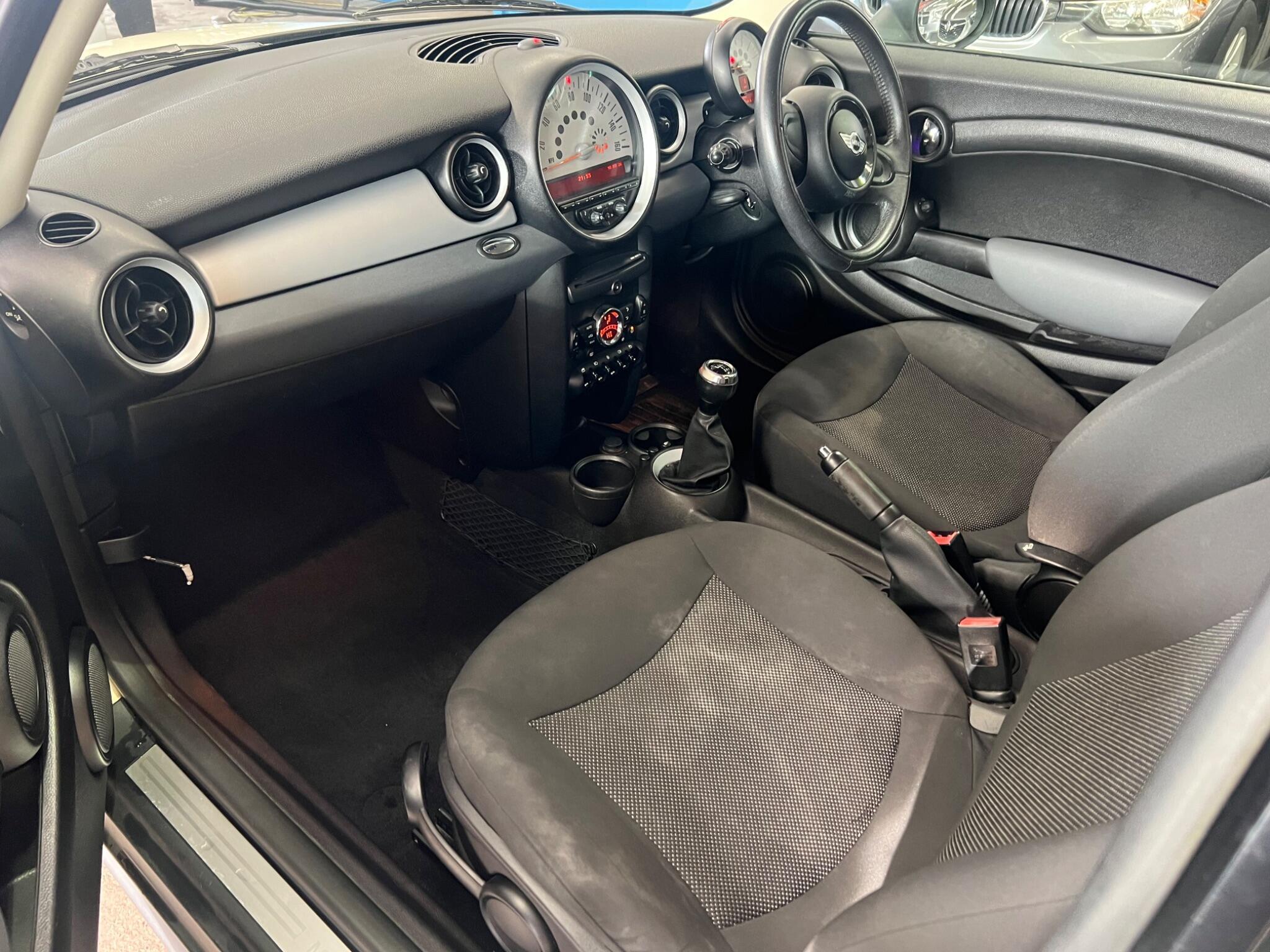 MINI Hatch - Image 29