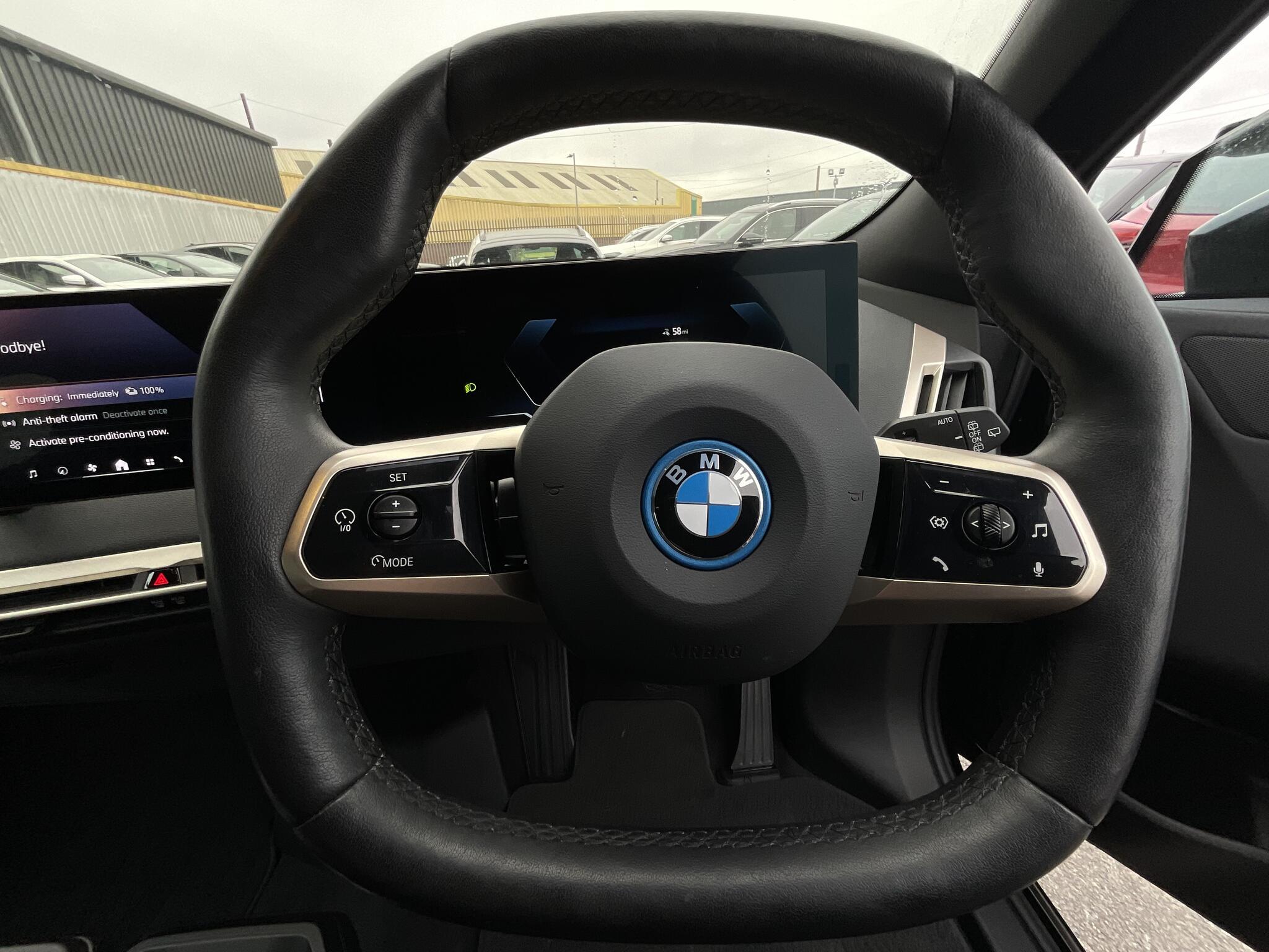 BMW IX - Image 19