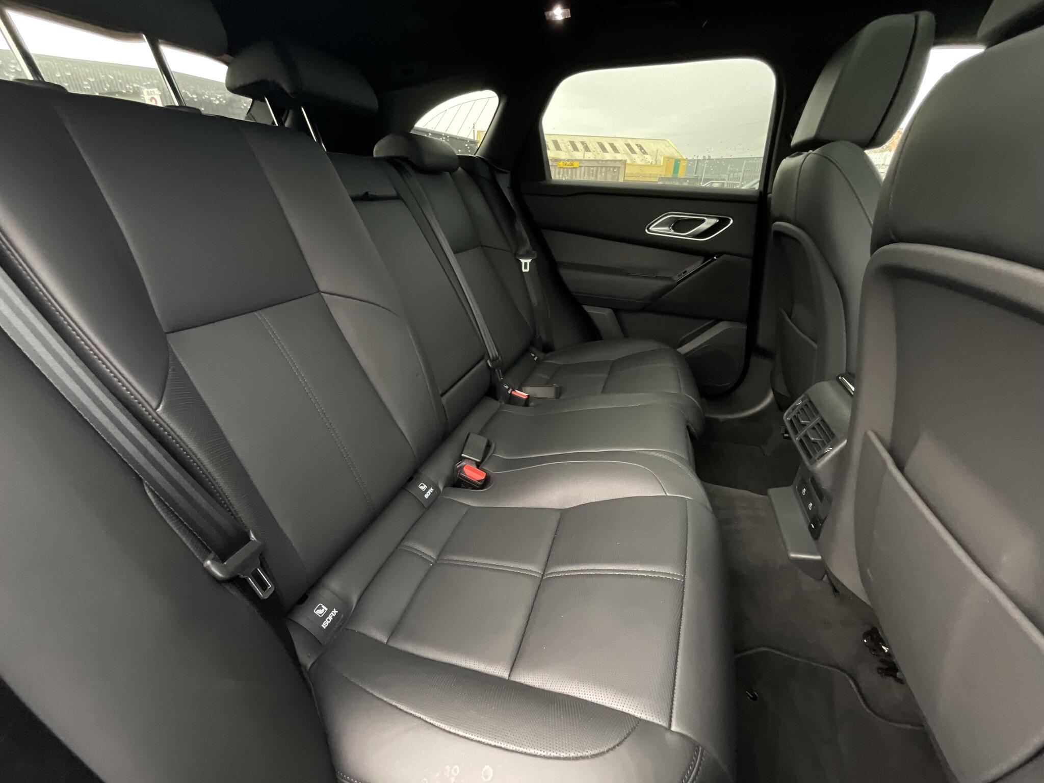 Land Rover Range Rover Velar - Image 11