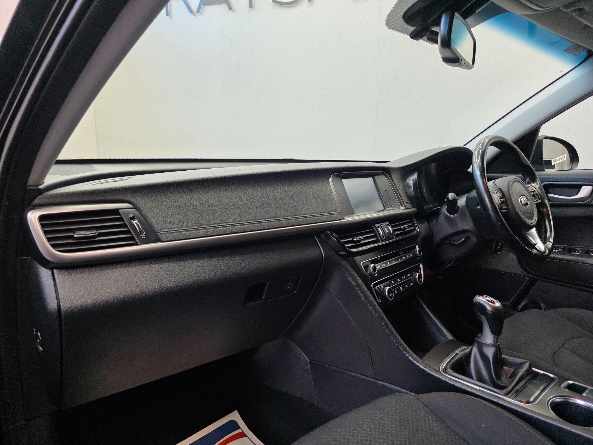 Kia Optima - Image 15