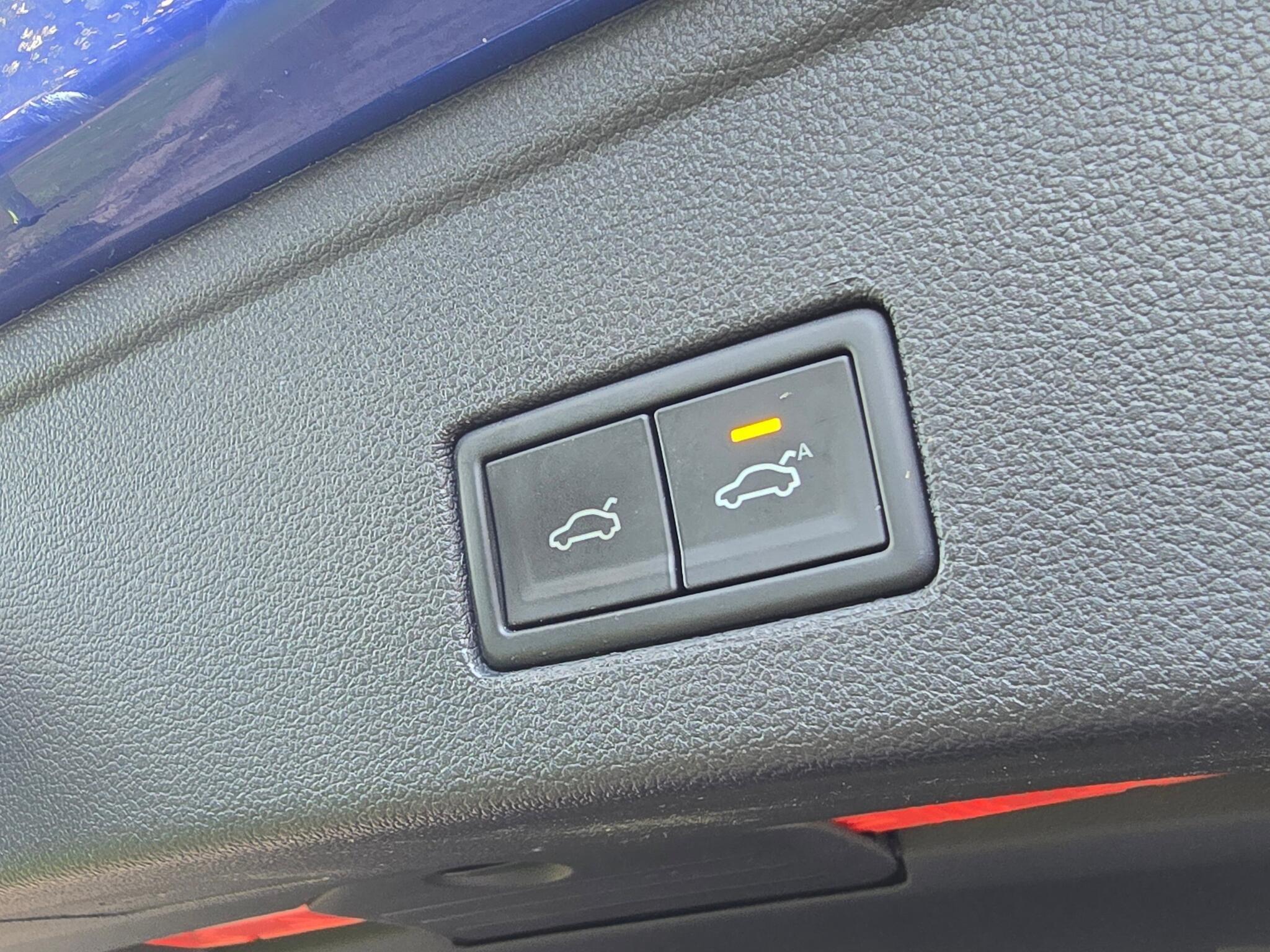 Volkswagen Touareg - Image 8