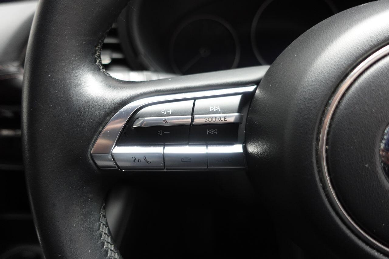 Mazda MAZDA3 - Image 12