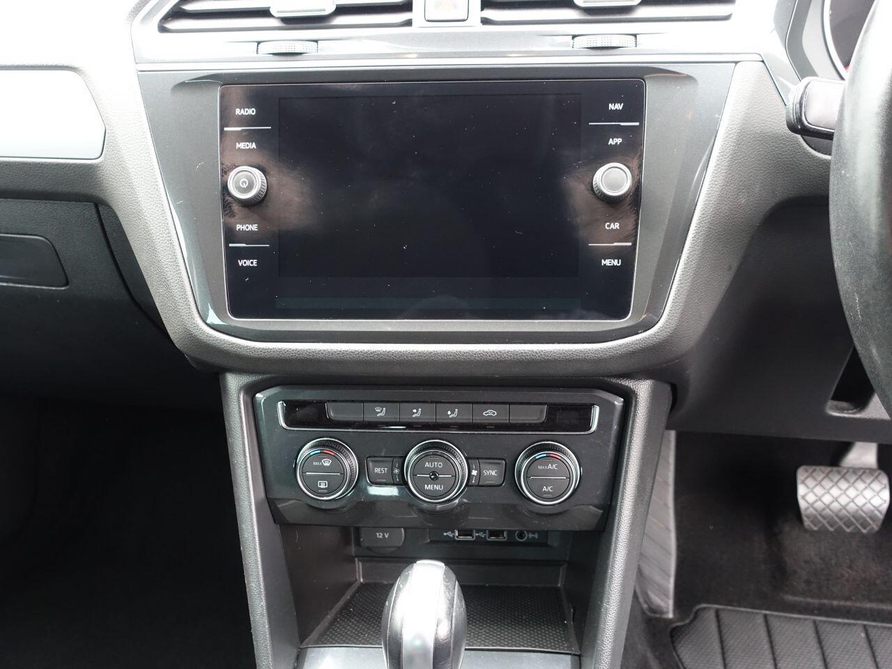 Volkswagen Tiguan - Image 17