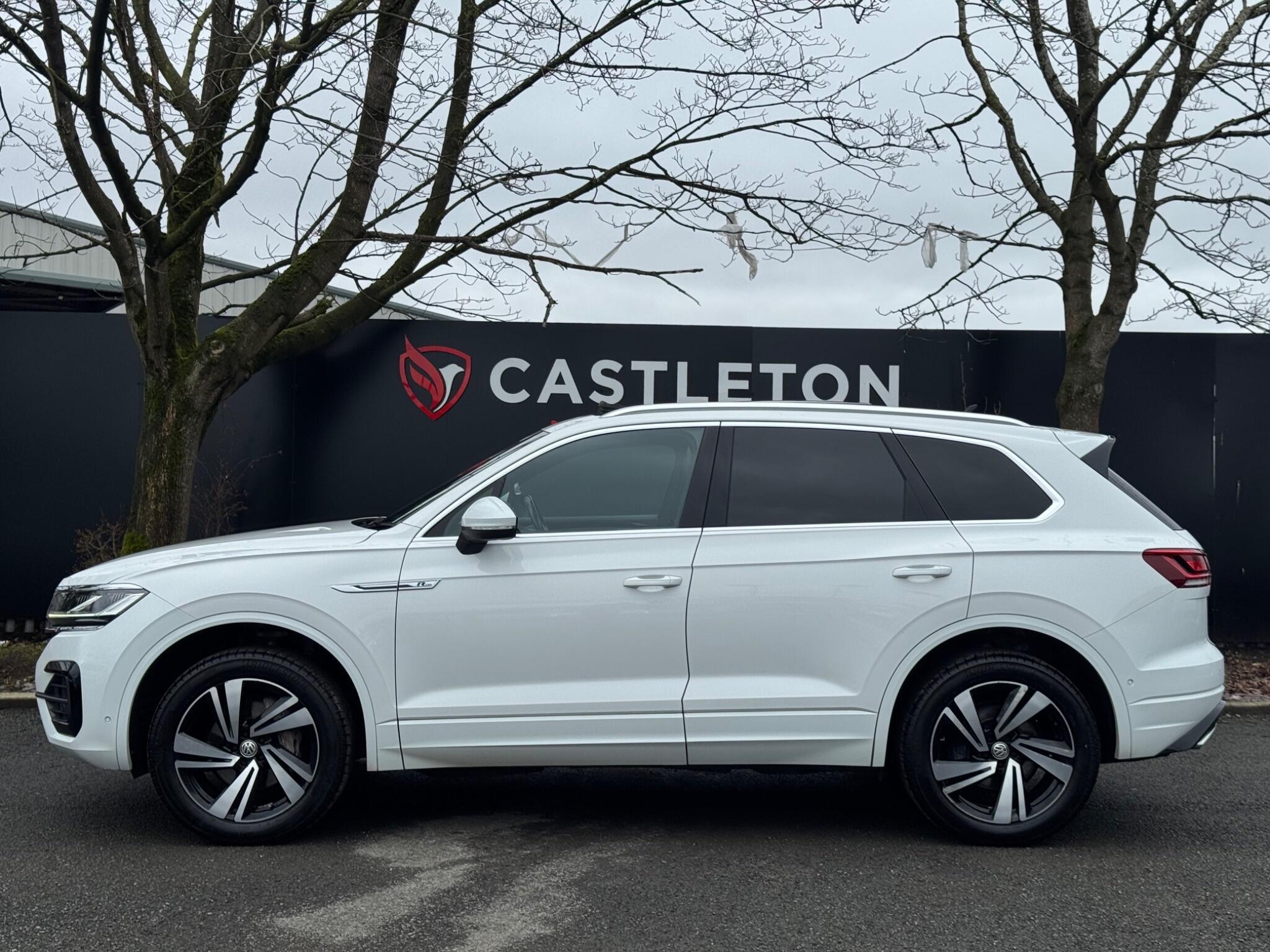 Volkswagen Touareg - Image 13