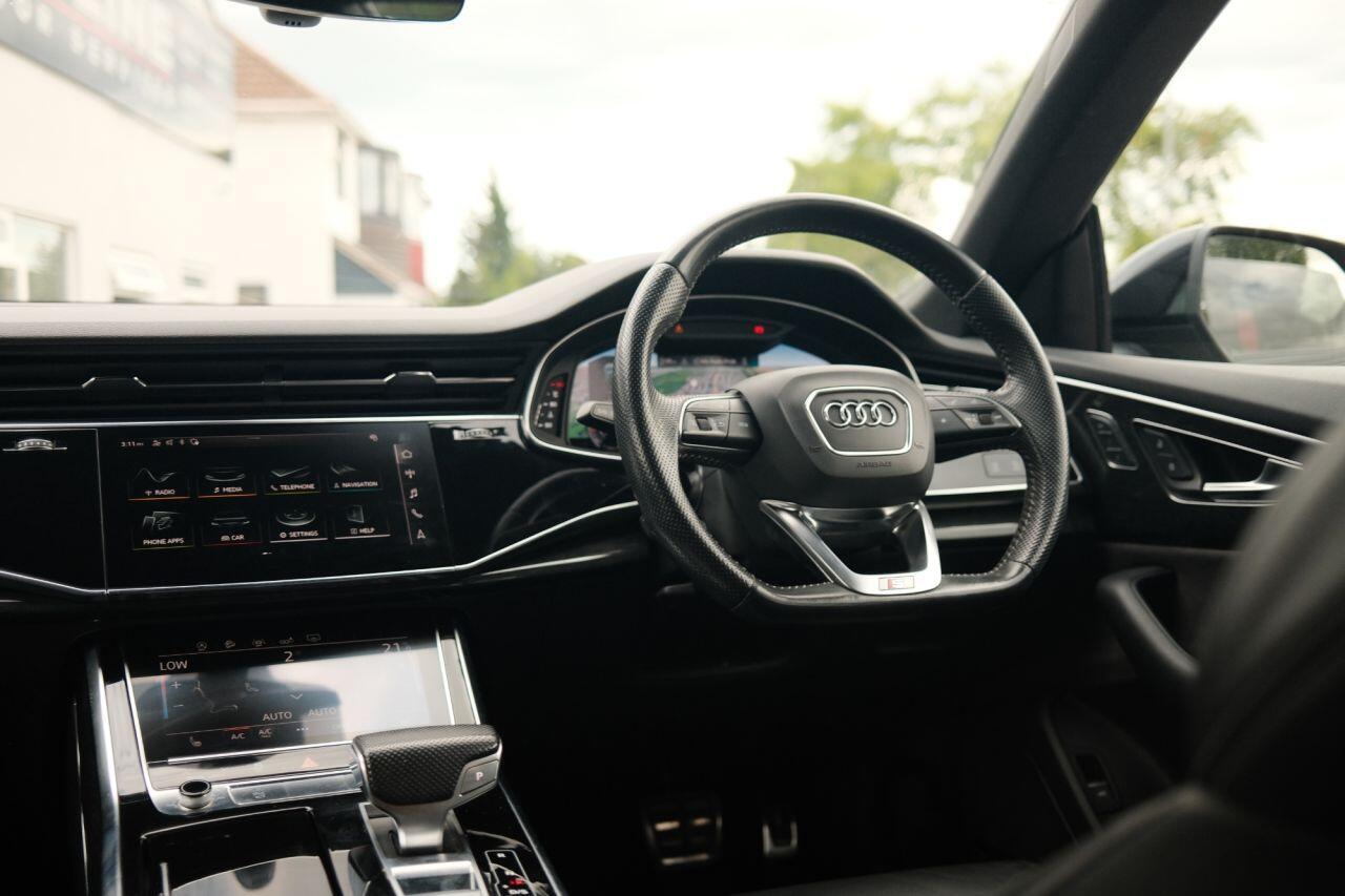 Audi Q8 - Image 11