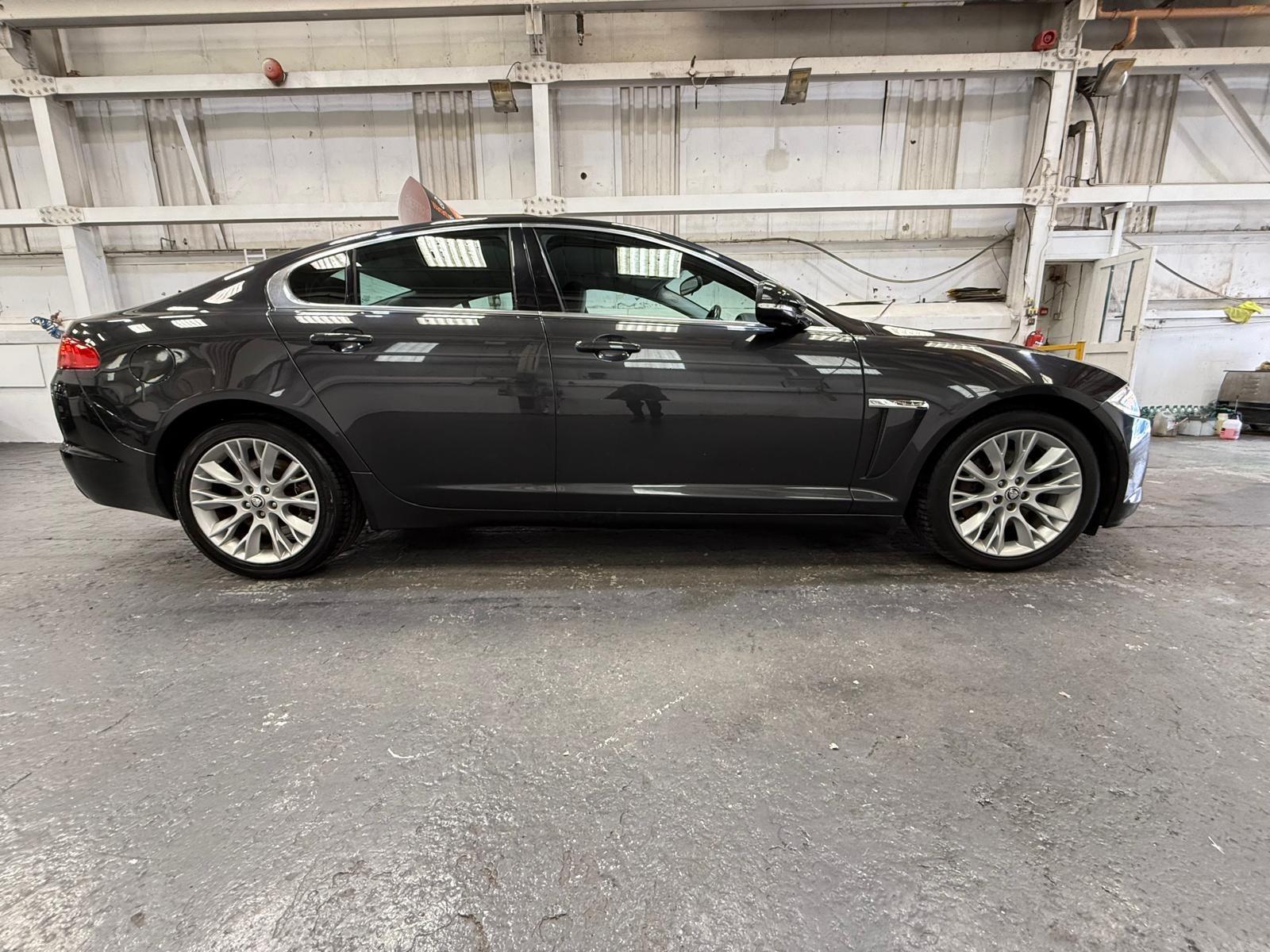 Jaguar XF - Image 16