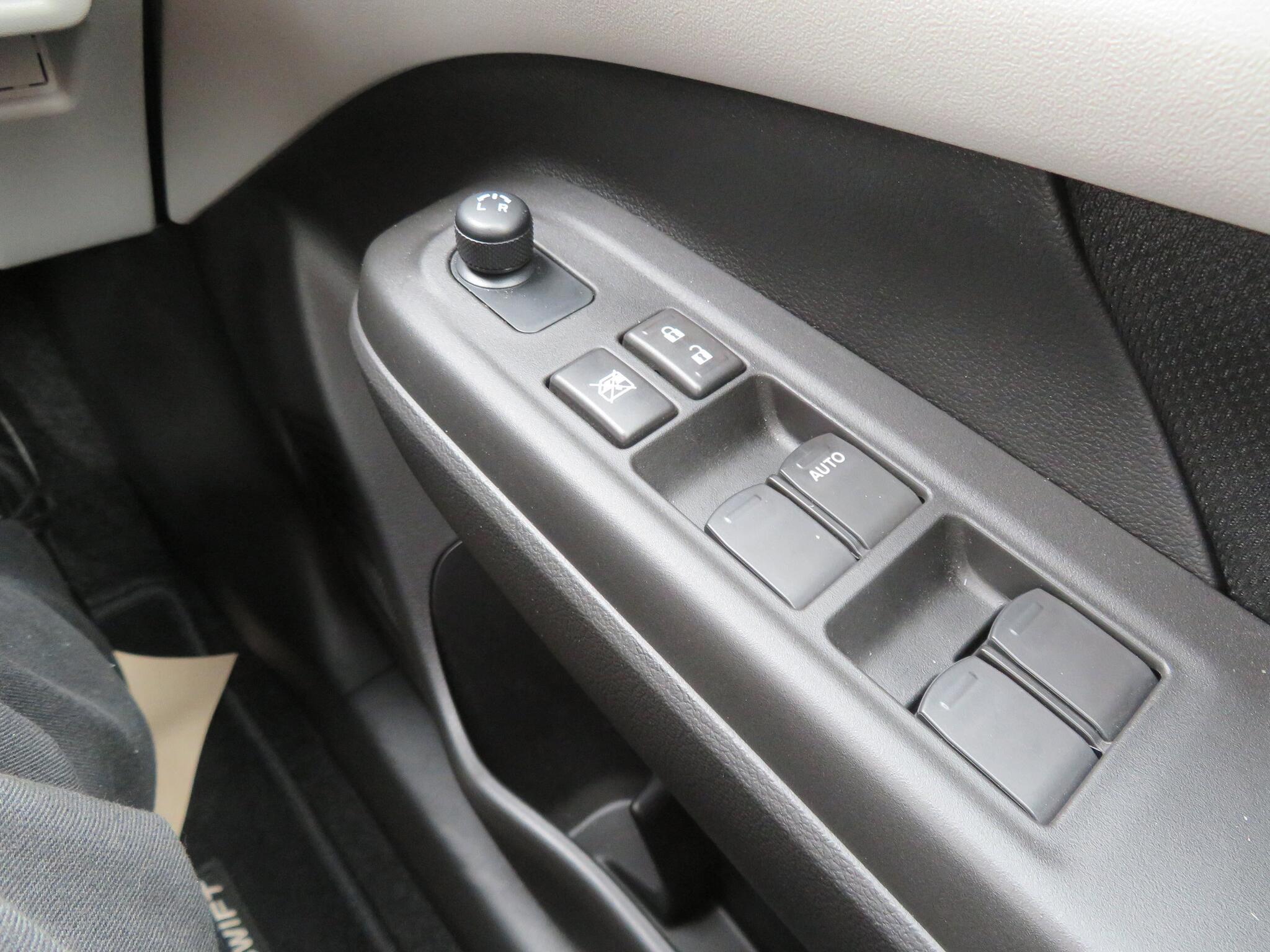 Suzuki Swift - Image 19