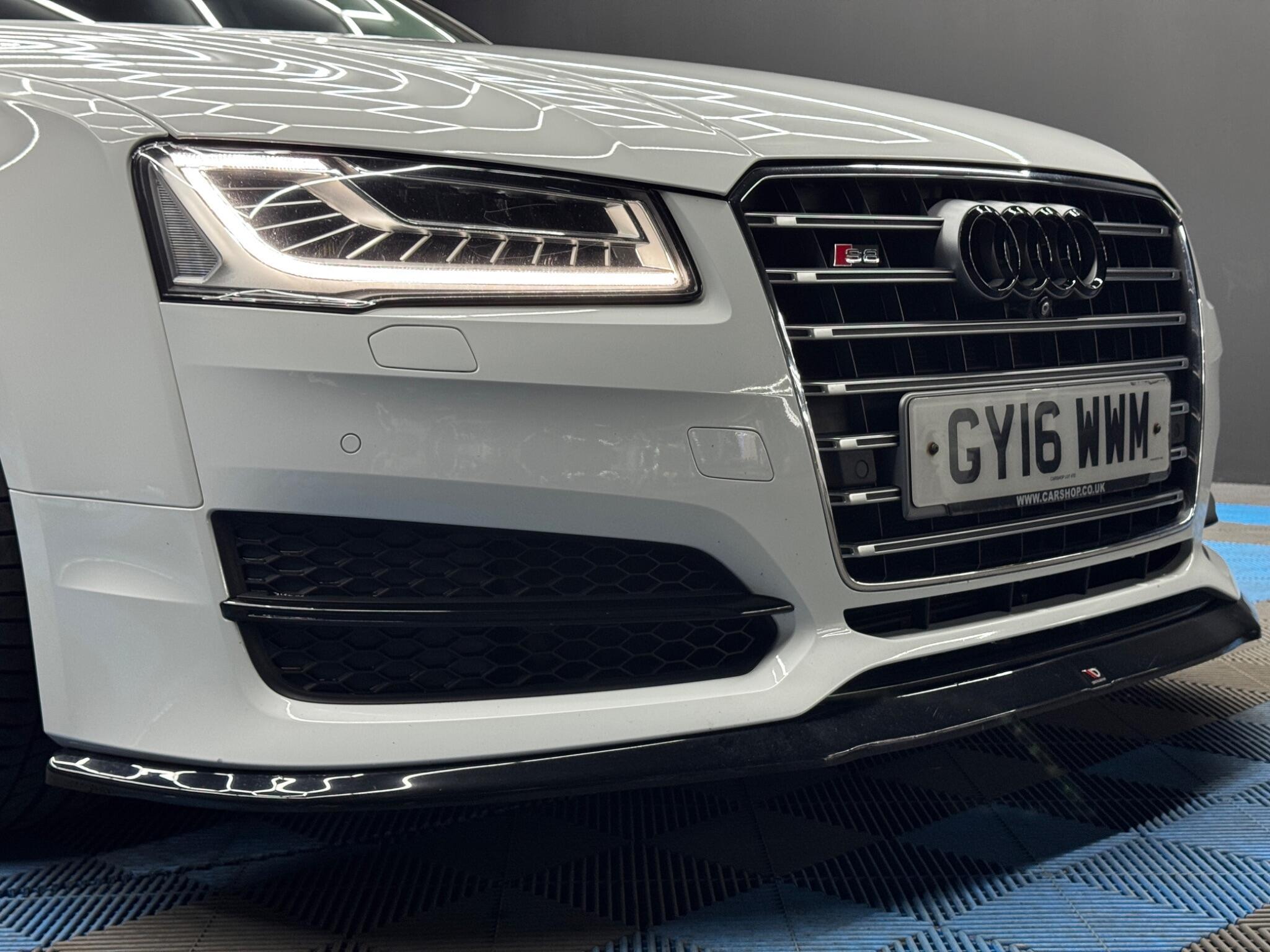 Audi S8 - Image 37