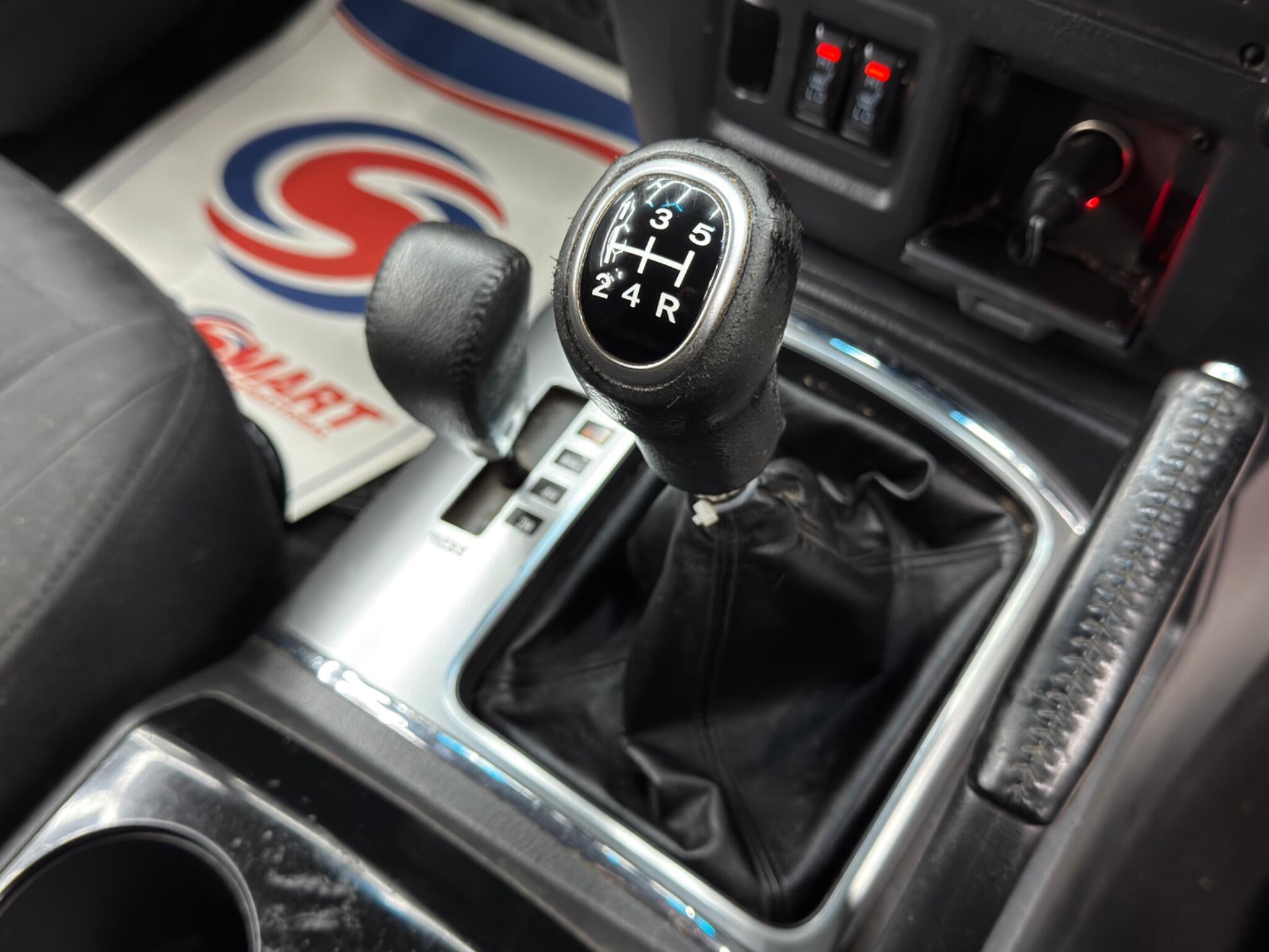 Mitsubishi Shogun - Image 22