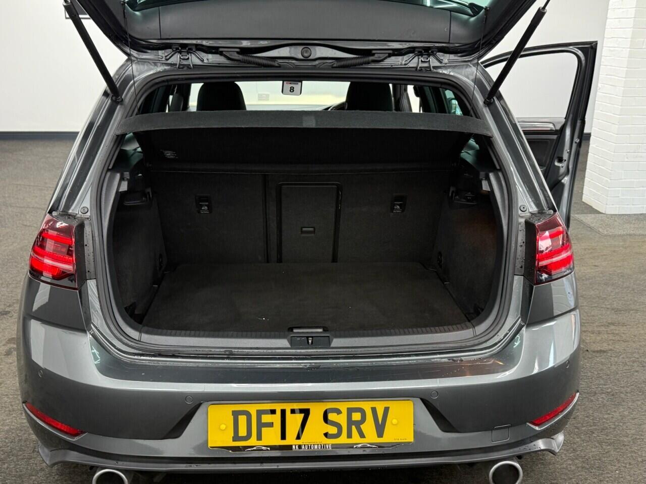 Volkswagen Golf - Image 31