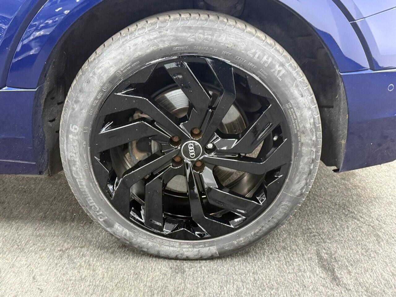 Audi E-Tron - Image 13