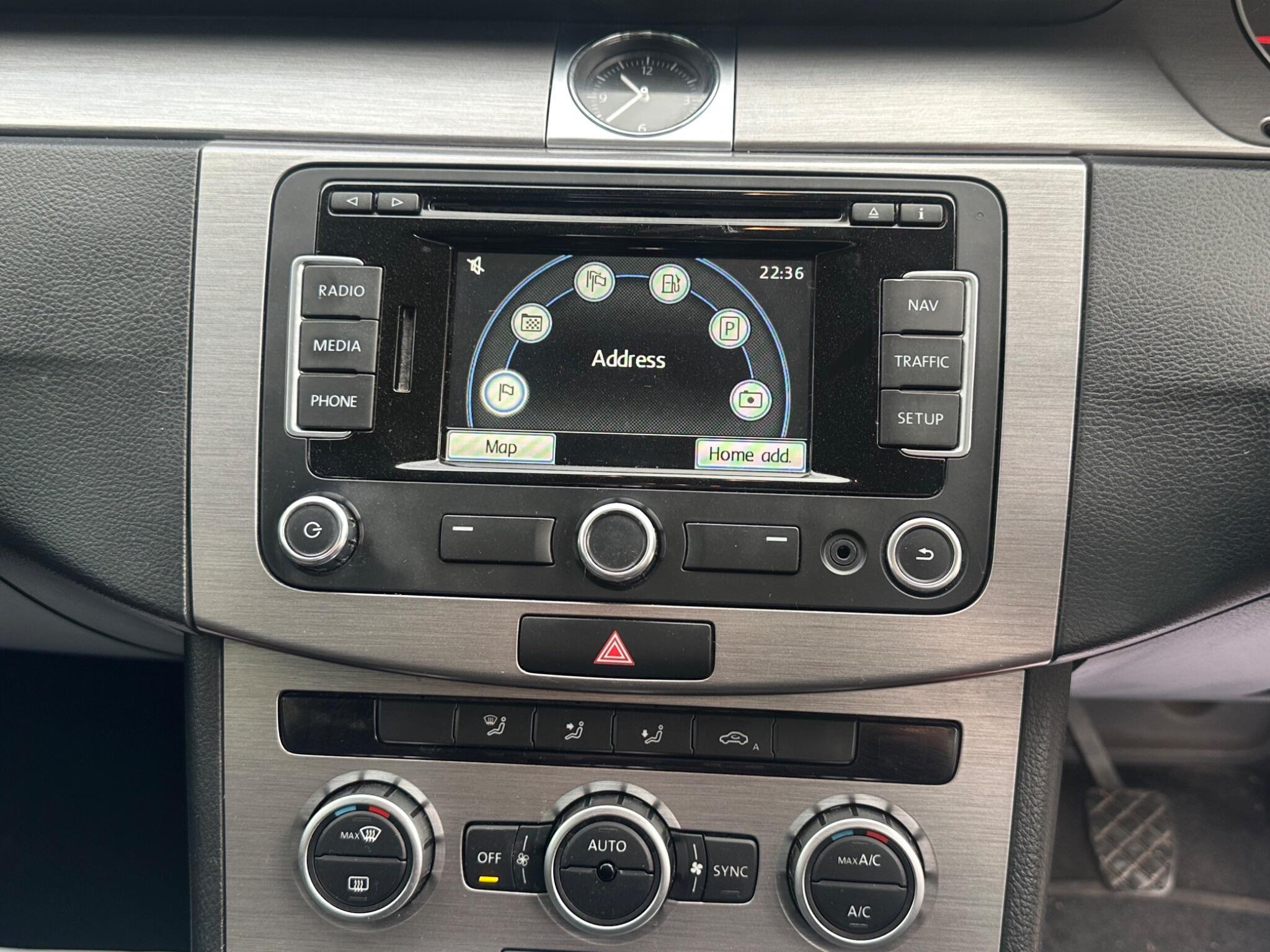 Volkswagen Passat - Image 25