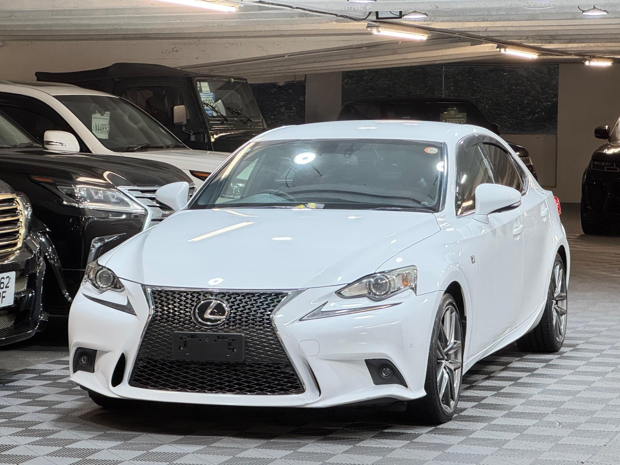 Lexus IS - Image 6