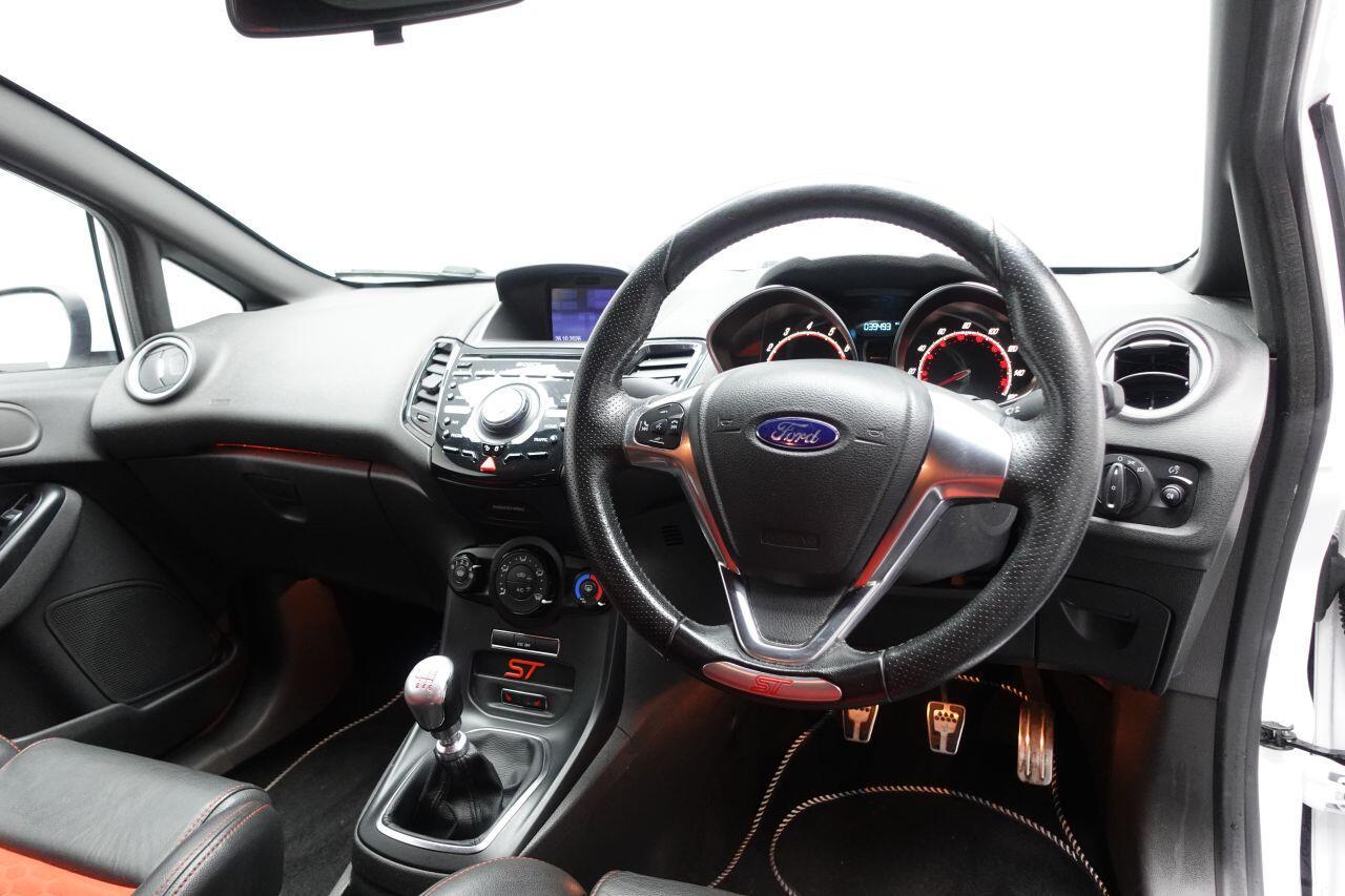 Ford Fiesta - Image 19
