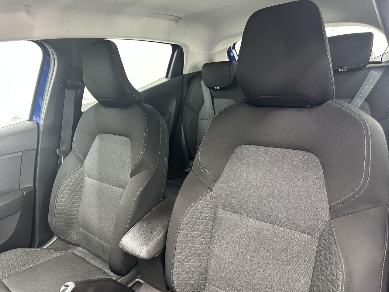 Renault Clio - Image 15