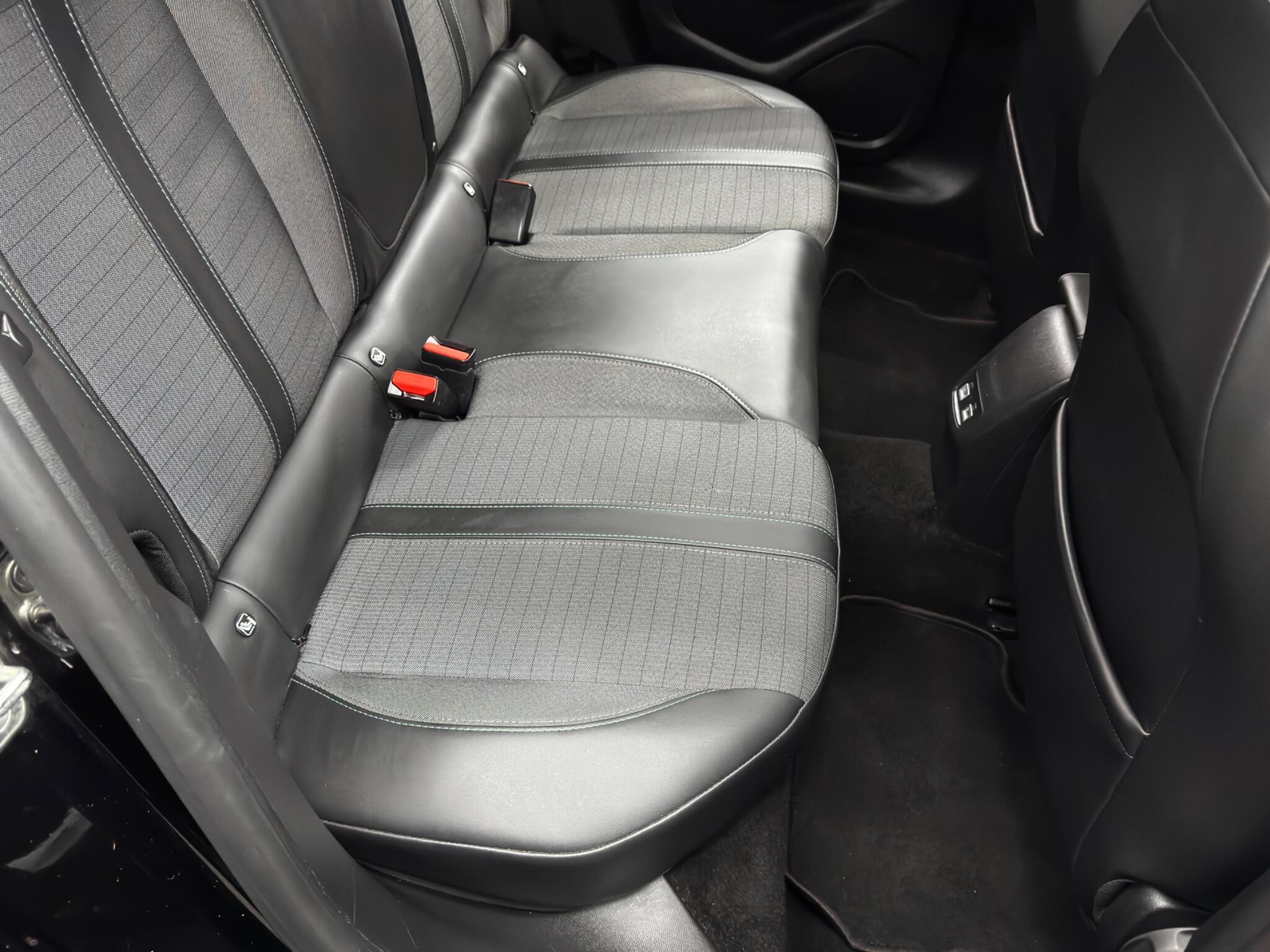 Peugeot 208 - Image 16