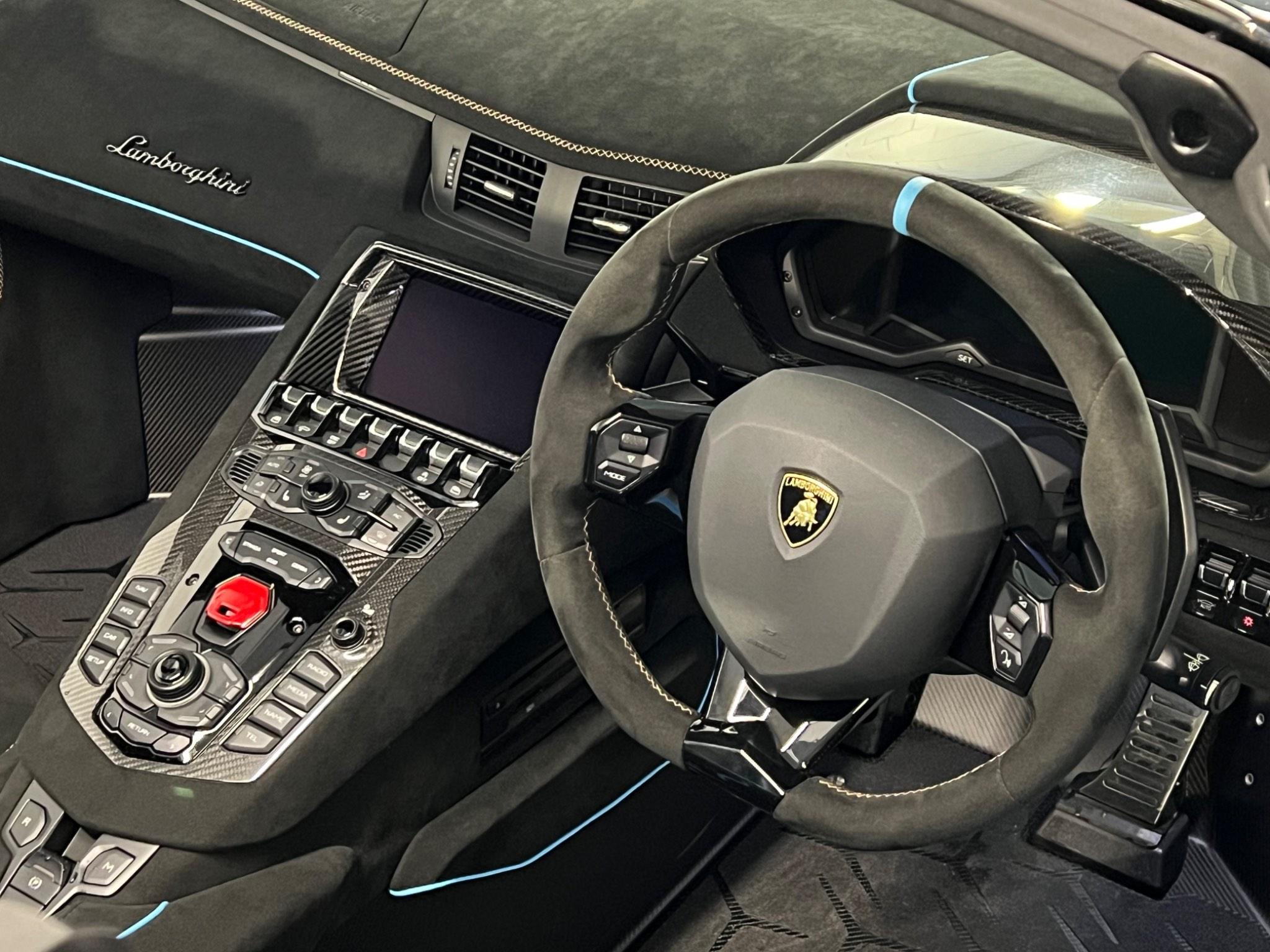 Lamborghini Aventador - Image 16