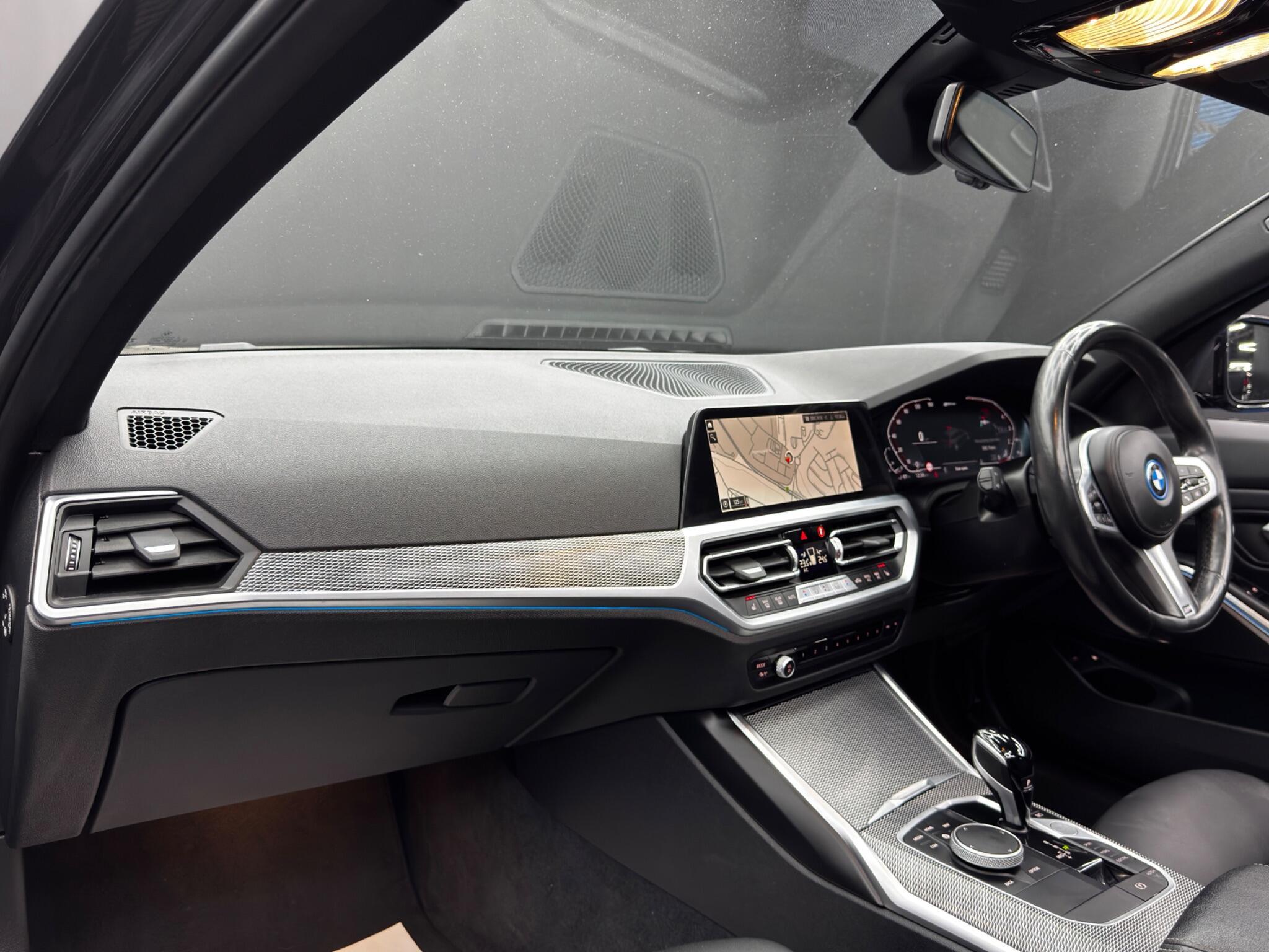 BMW 3 Series - Image 11