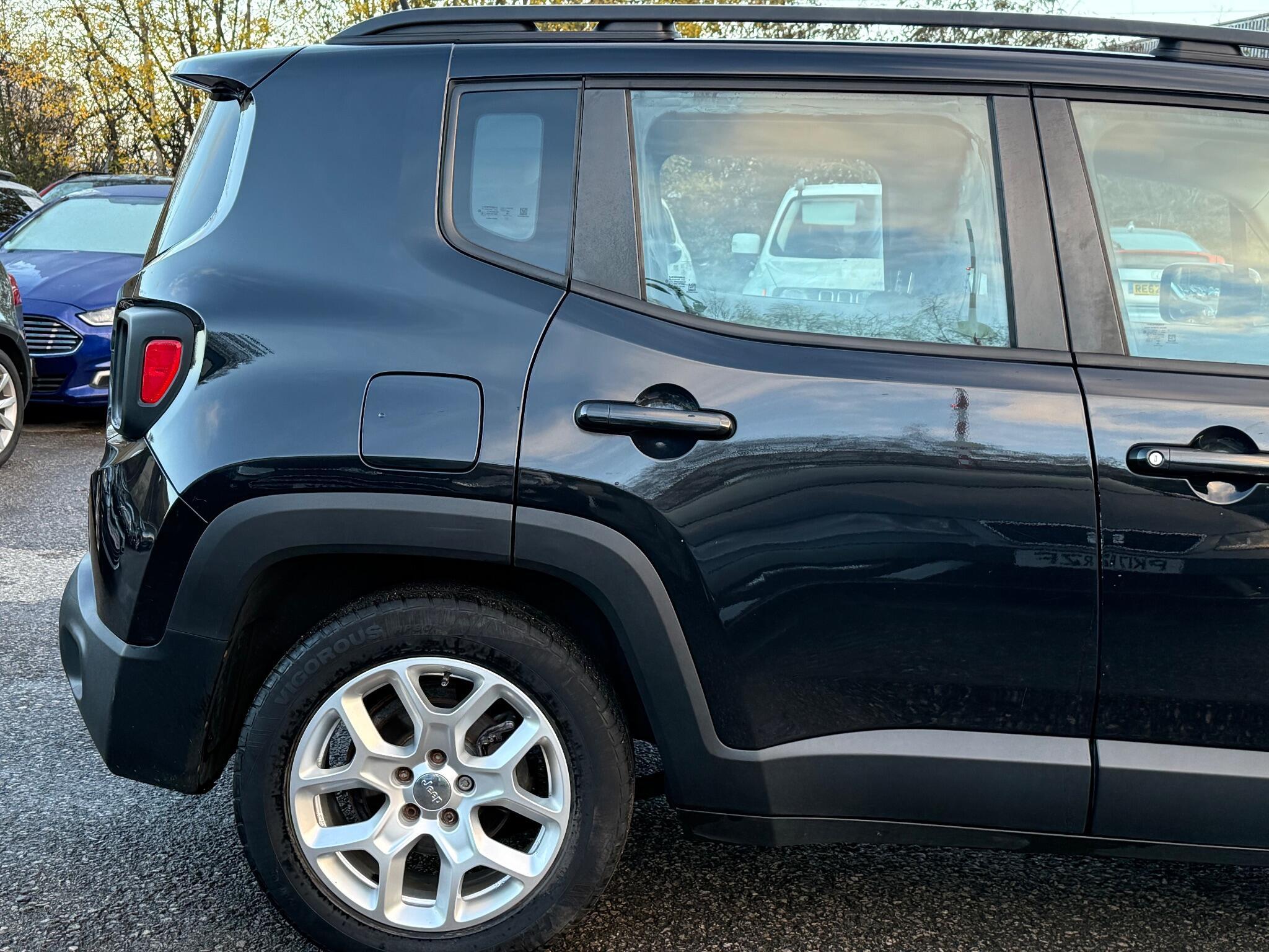 Jeep Renegade - Image 13