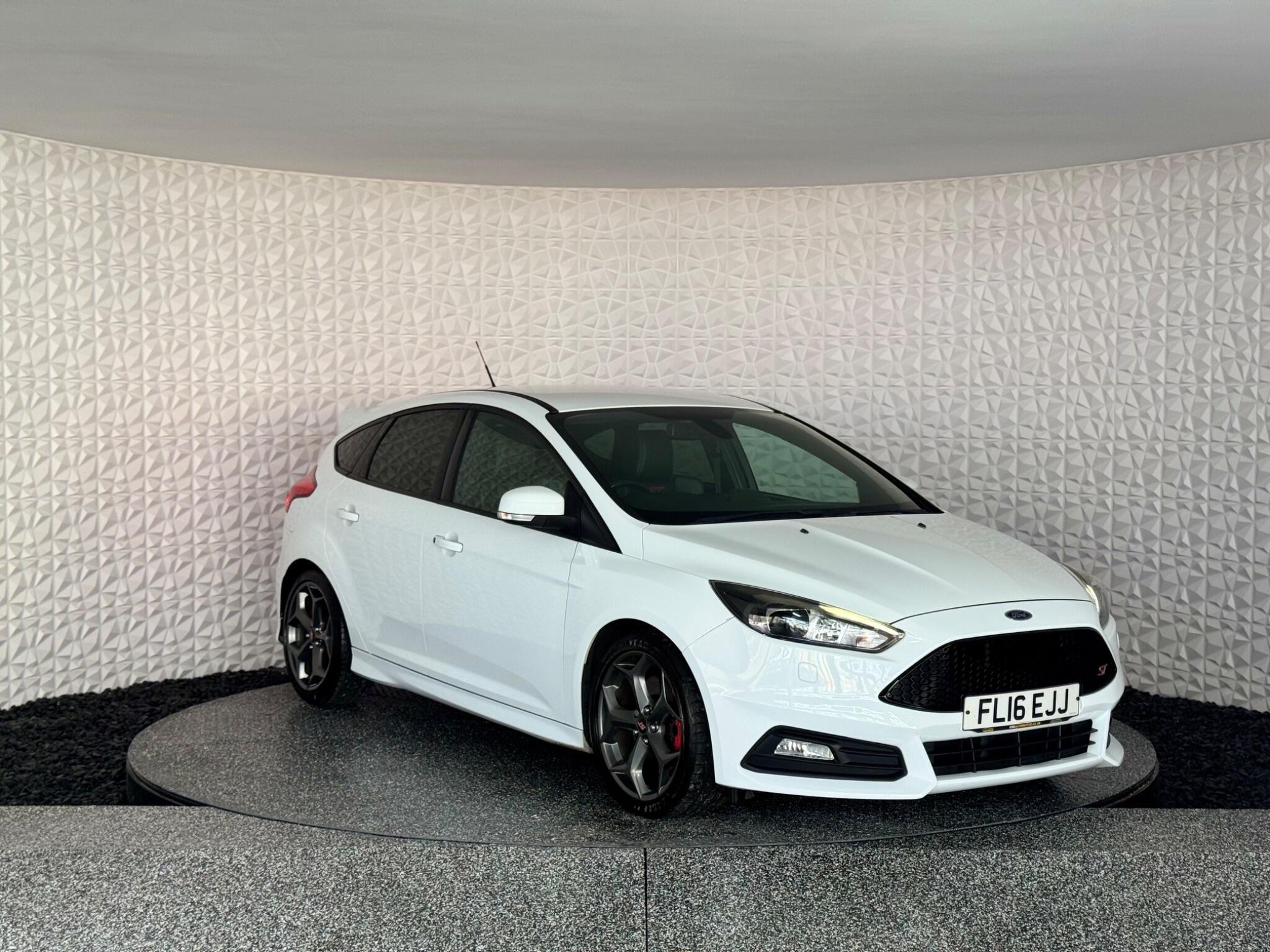 Ford Focus - Image 6