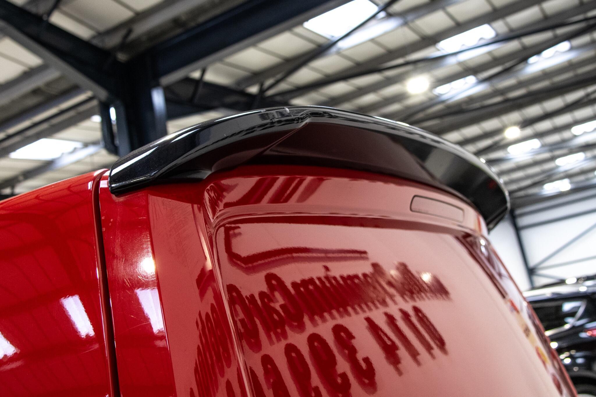 Volkswagen Transporter - Image 13