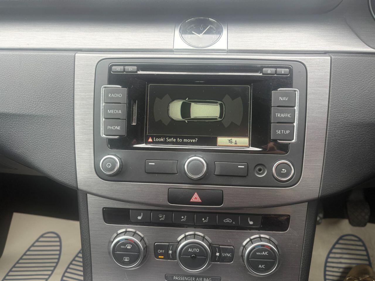 Volkswagen Passat - Image 10