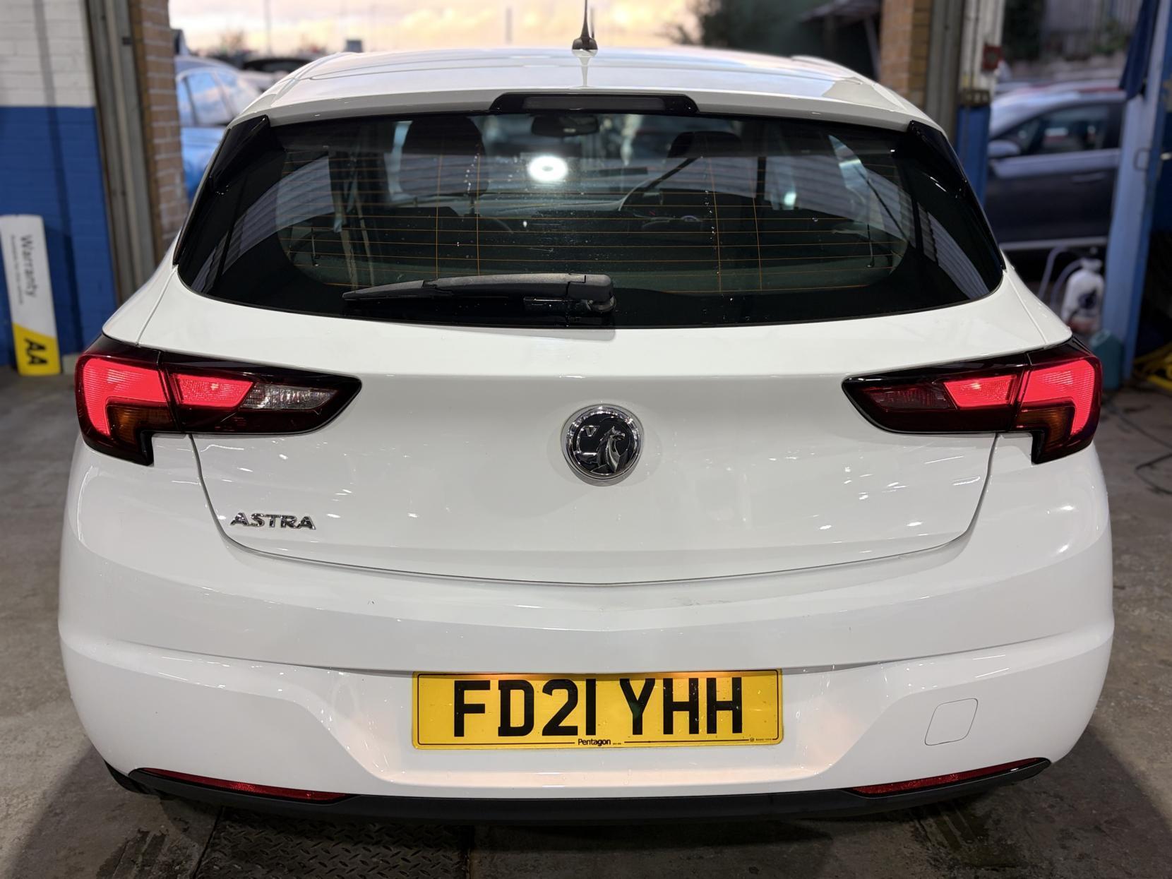 Vauxhall Astra - Image 6