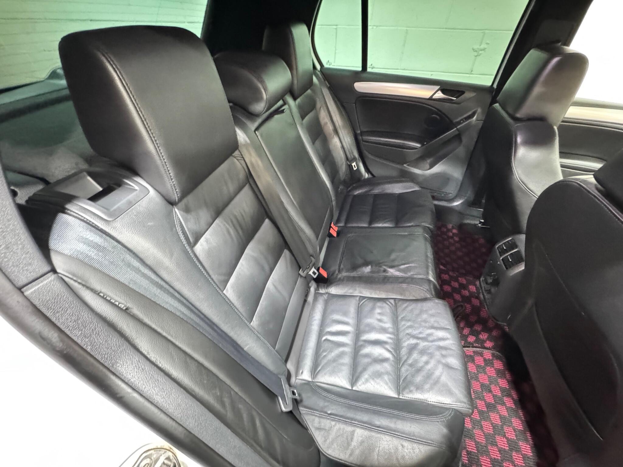 Volkswagen Golf - Image 11