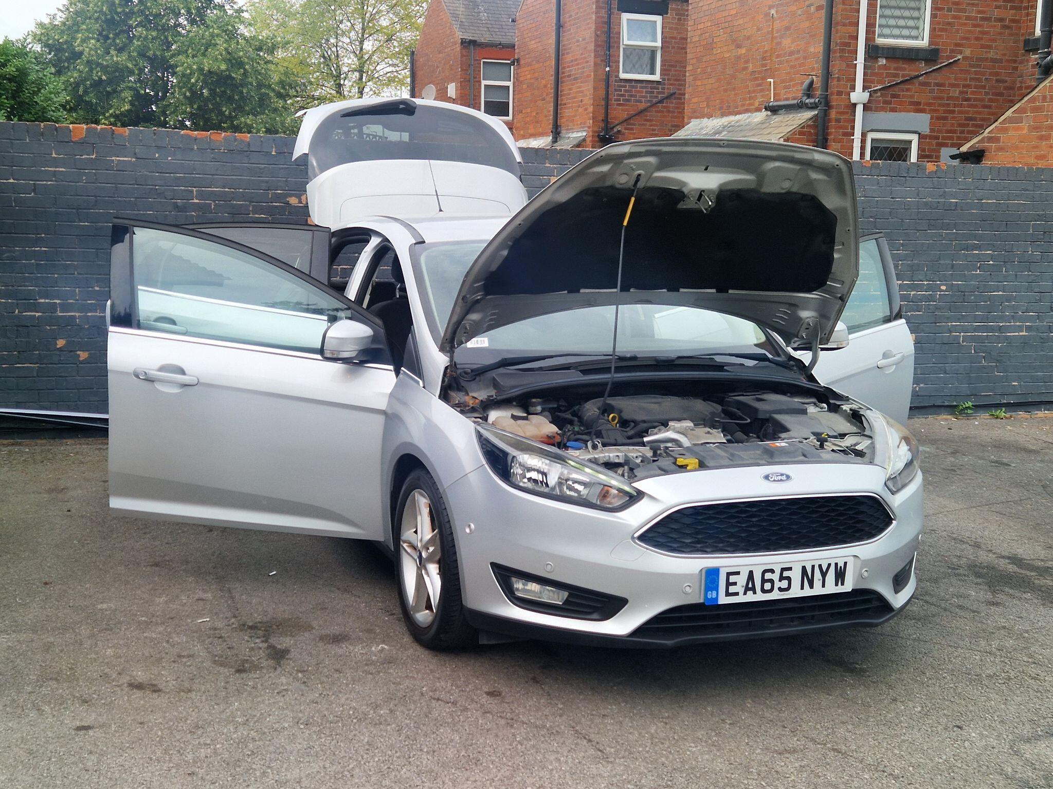 Ford Focus - Image 12