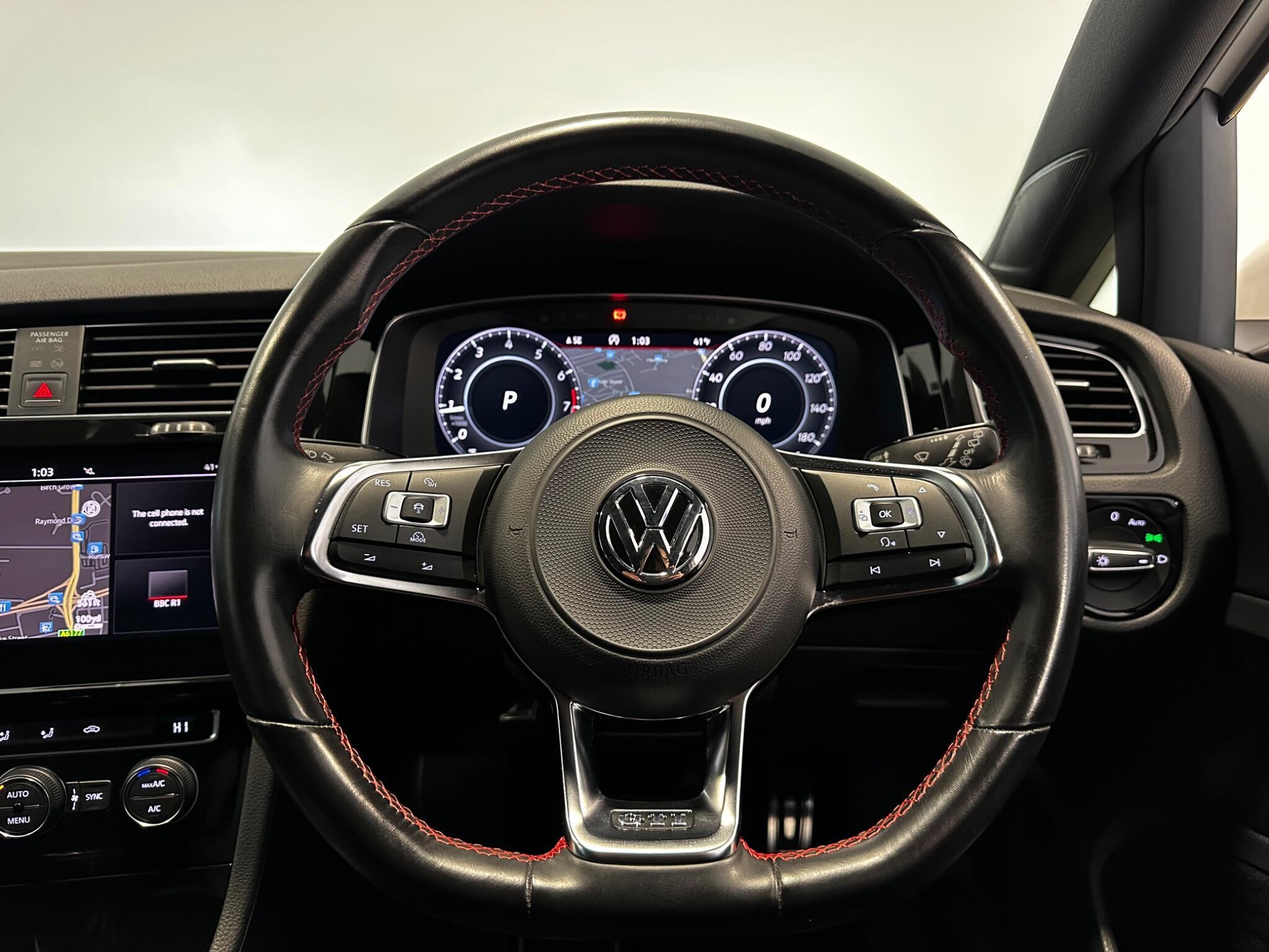 Volkswagen Golf - Image 20