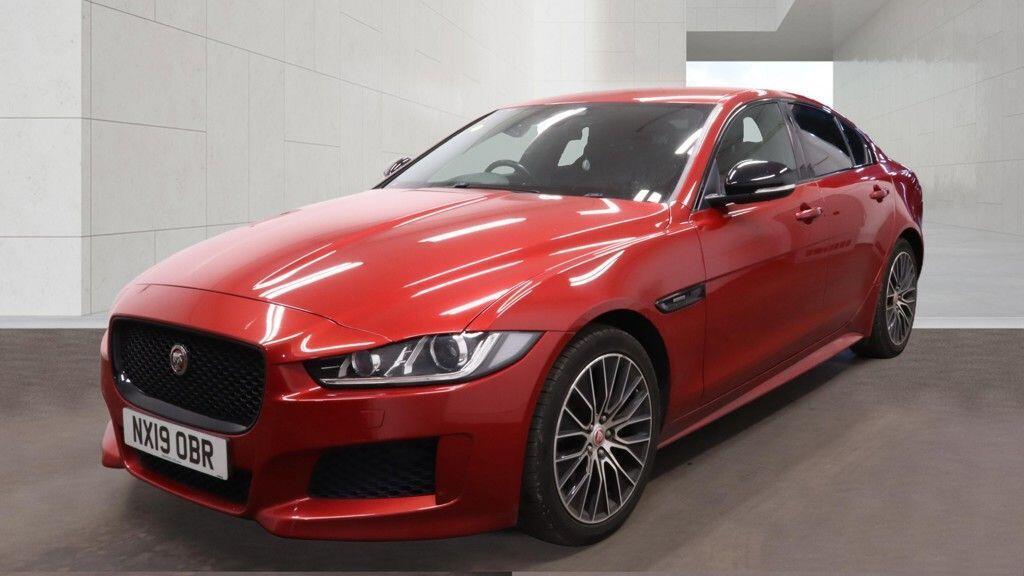 Jaguar XE - Image 4