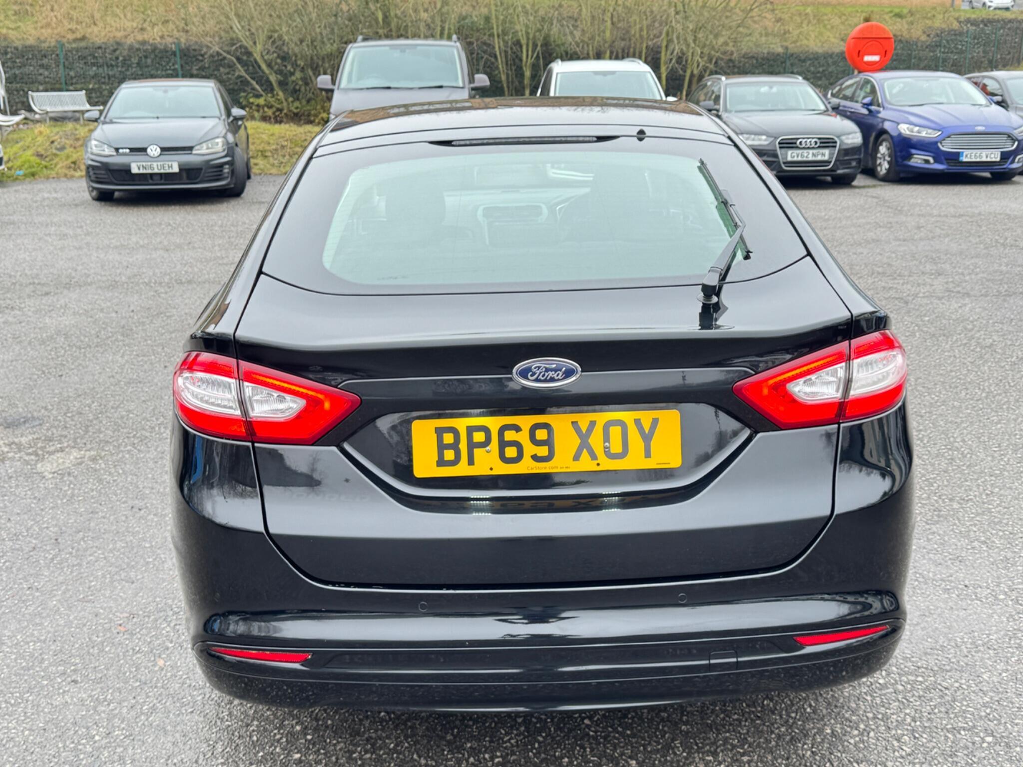 Ford Mondeo - Image 11