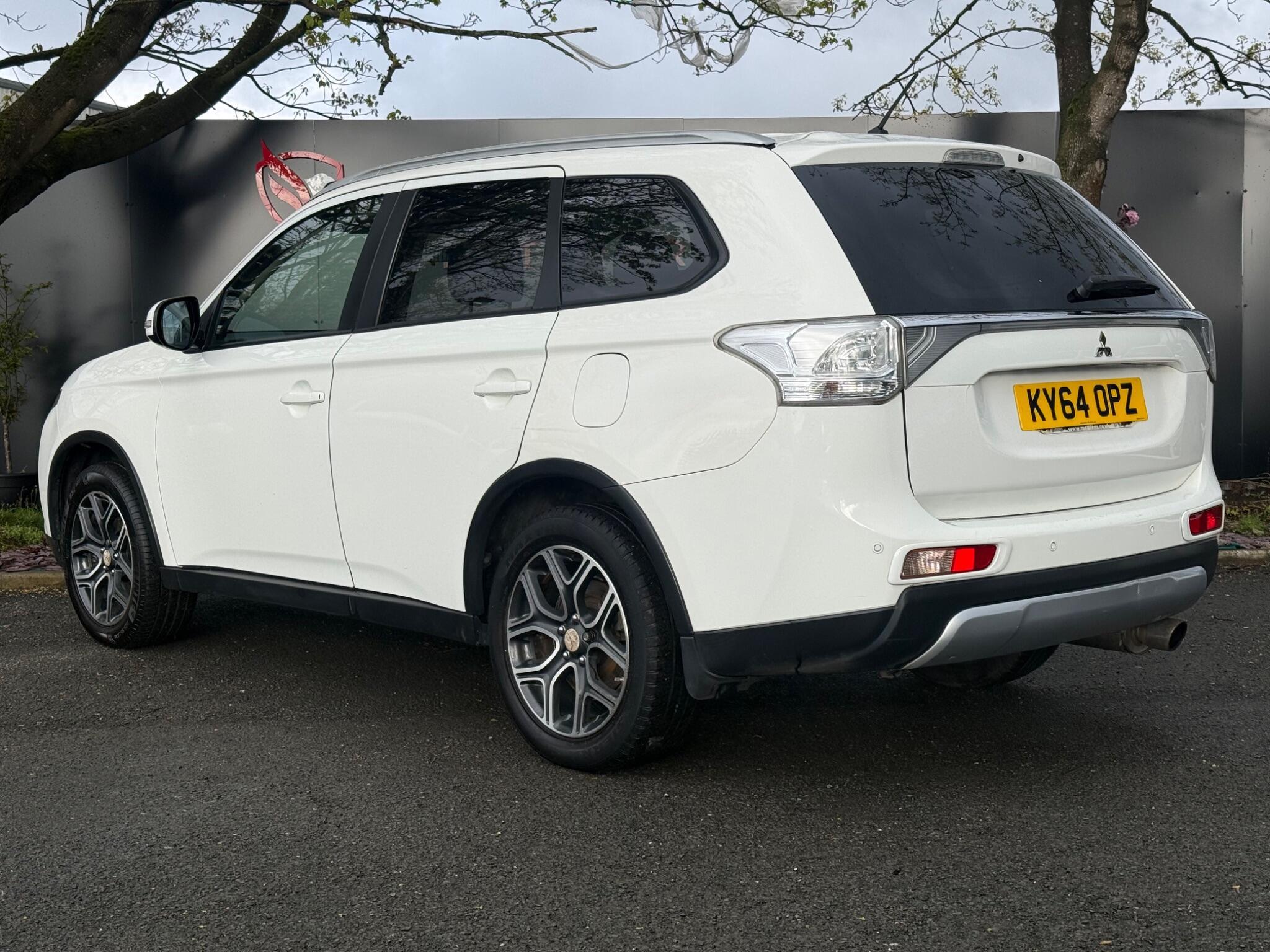 Mitsubishi Outlander - Image 7