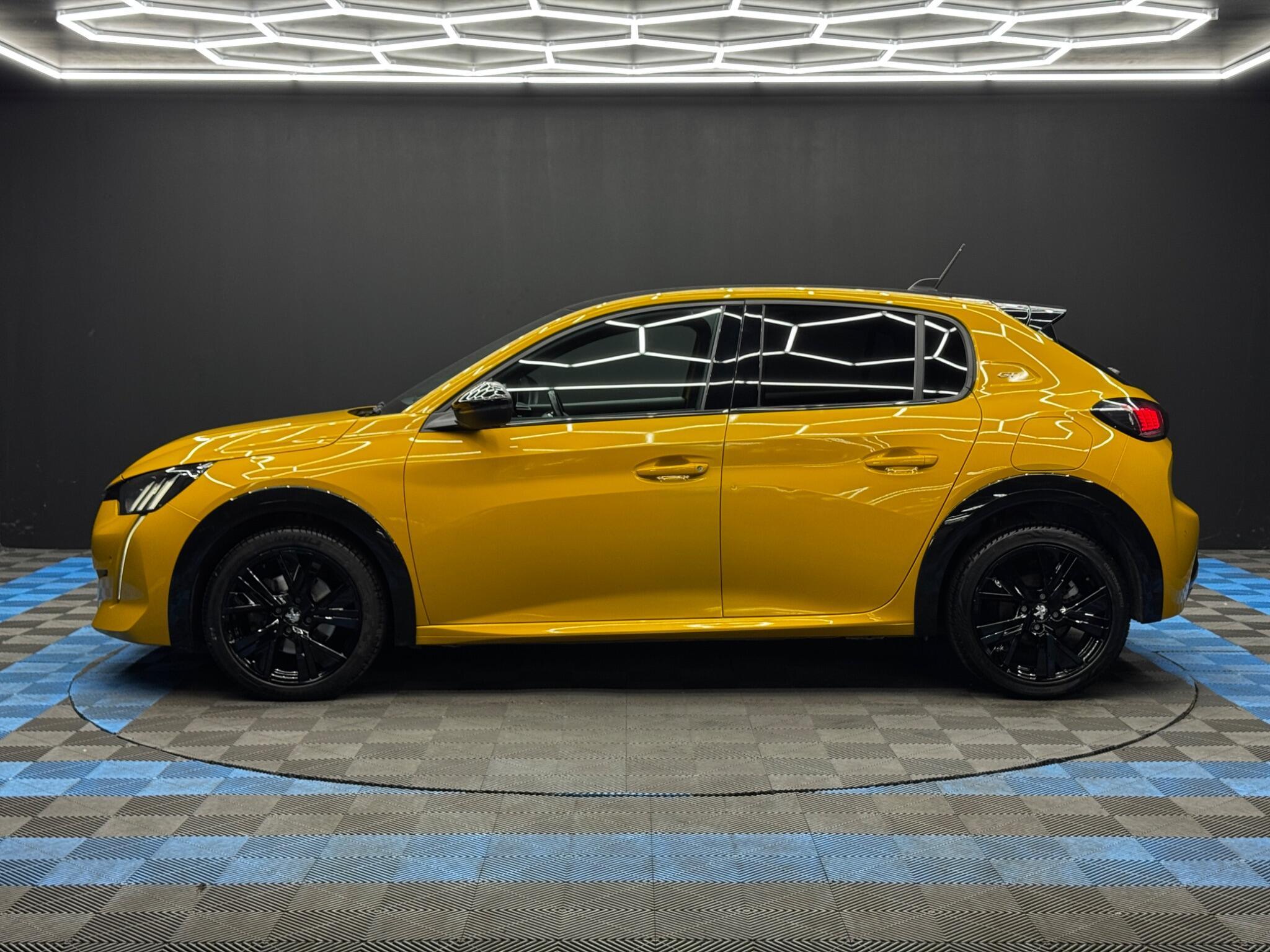 Peugeot 208 - Image 8
