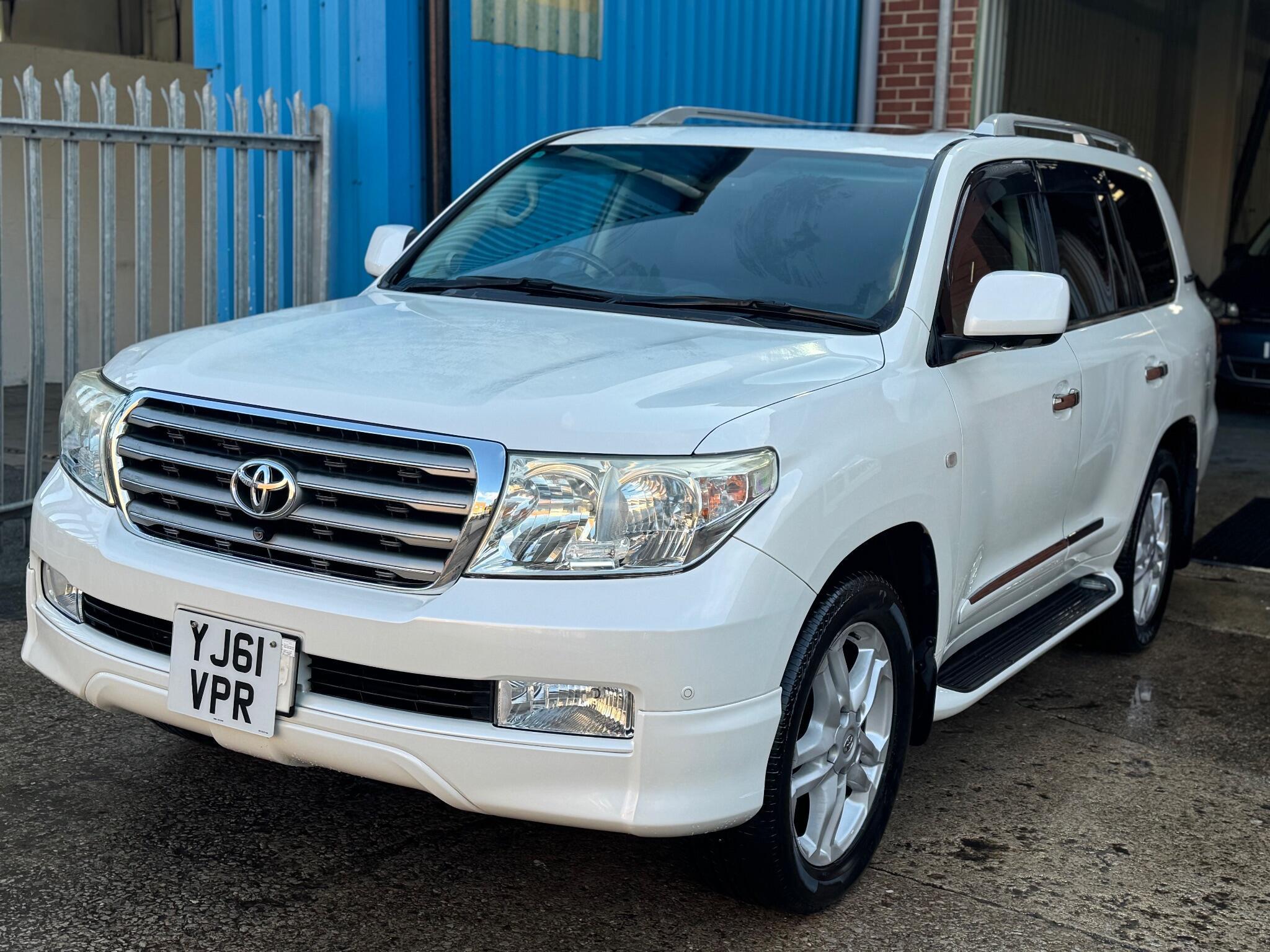 Toyota Land Cruiser - Image 11