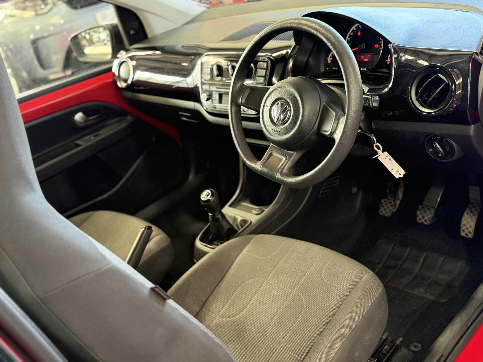 Volkswagen up! - Image 15
