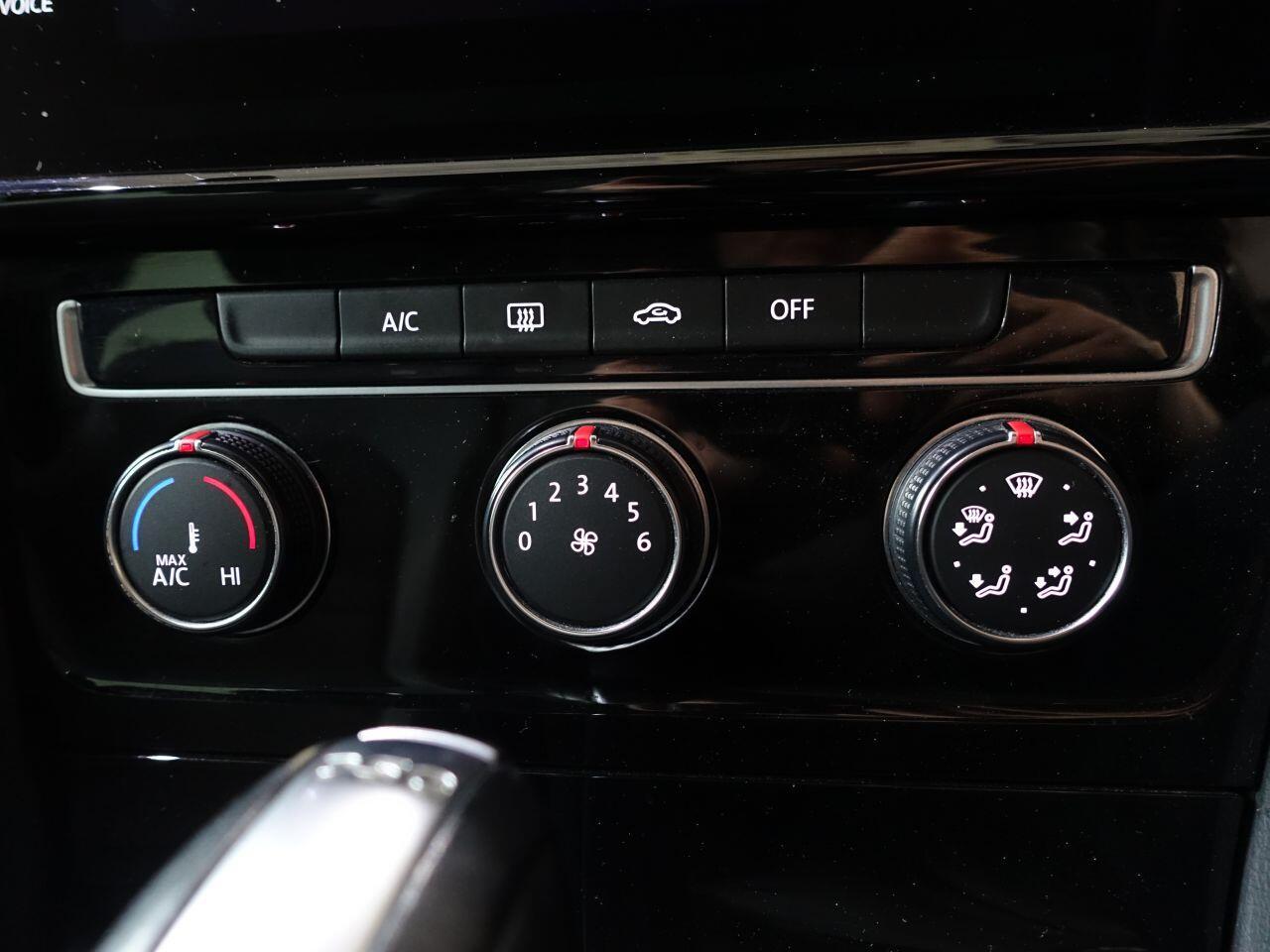 Volkswagen Golf - Image 23