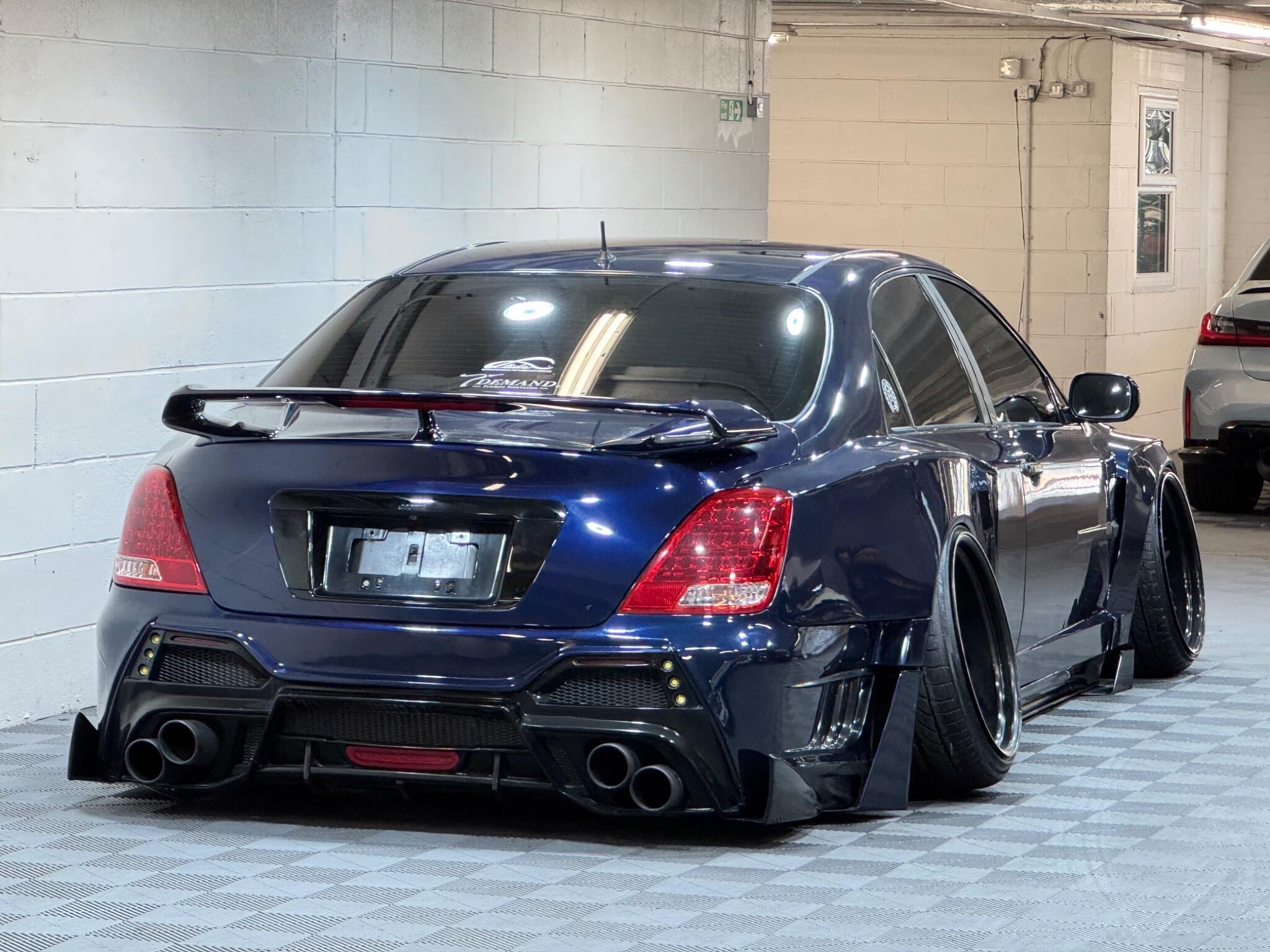 Toyota CROWN - Image 4
