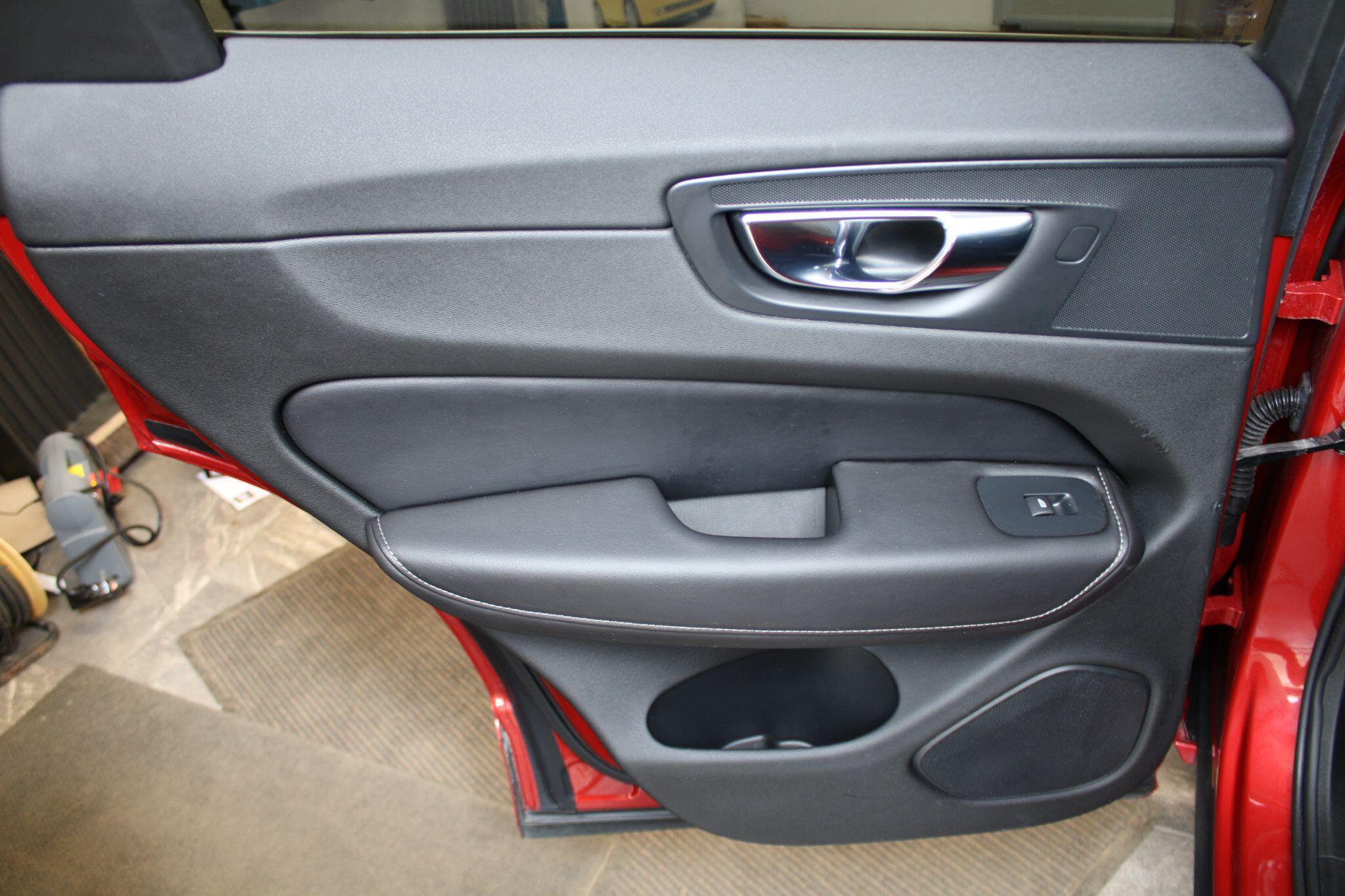 Volvo XC60 - Image 40