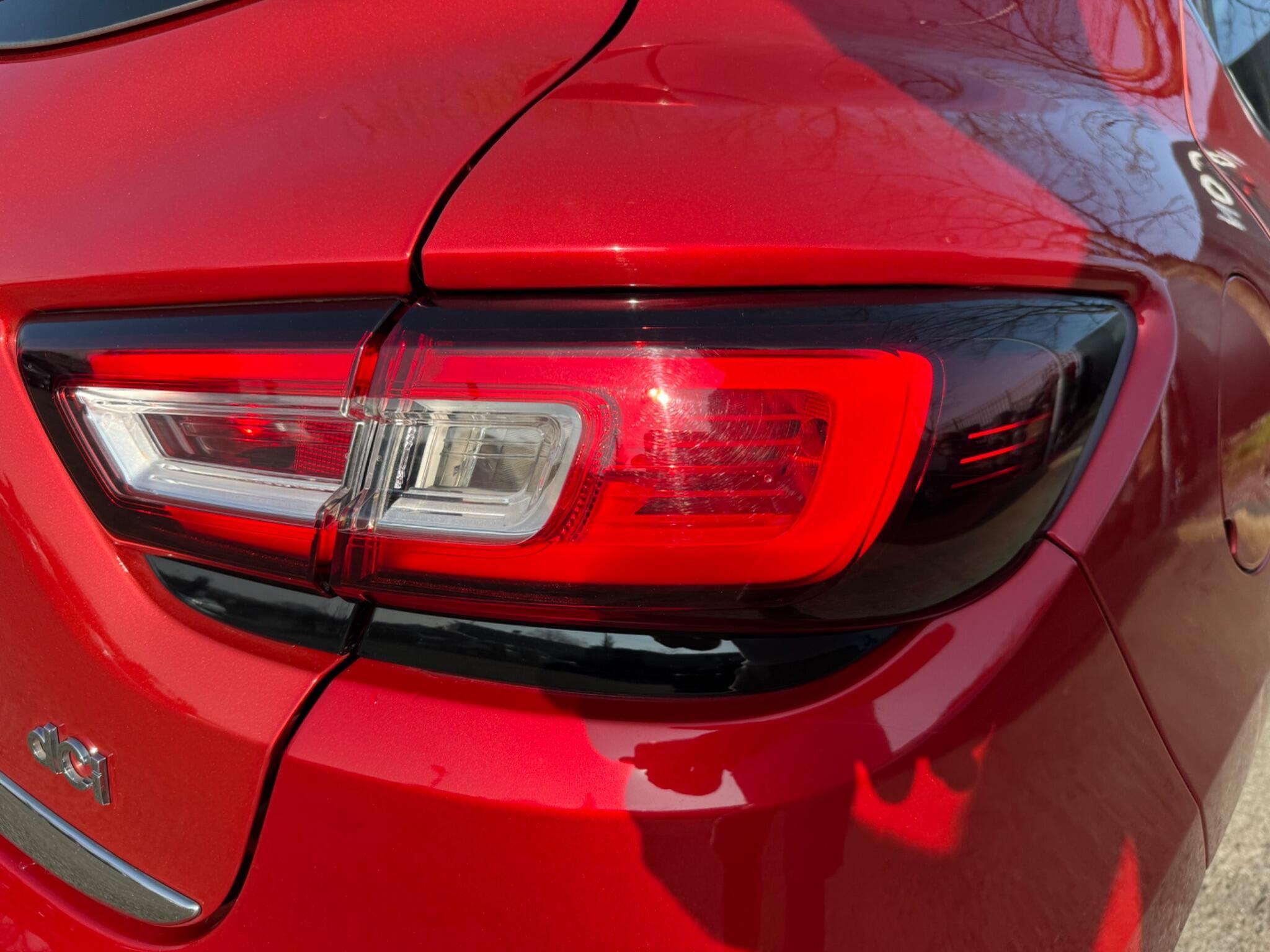 Renault Clio - Image 24